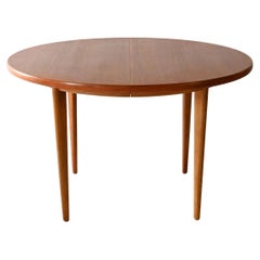 Ausziehbarer Tisch von K.E.Ekselius
