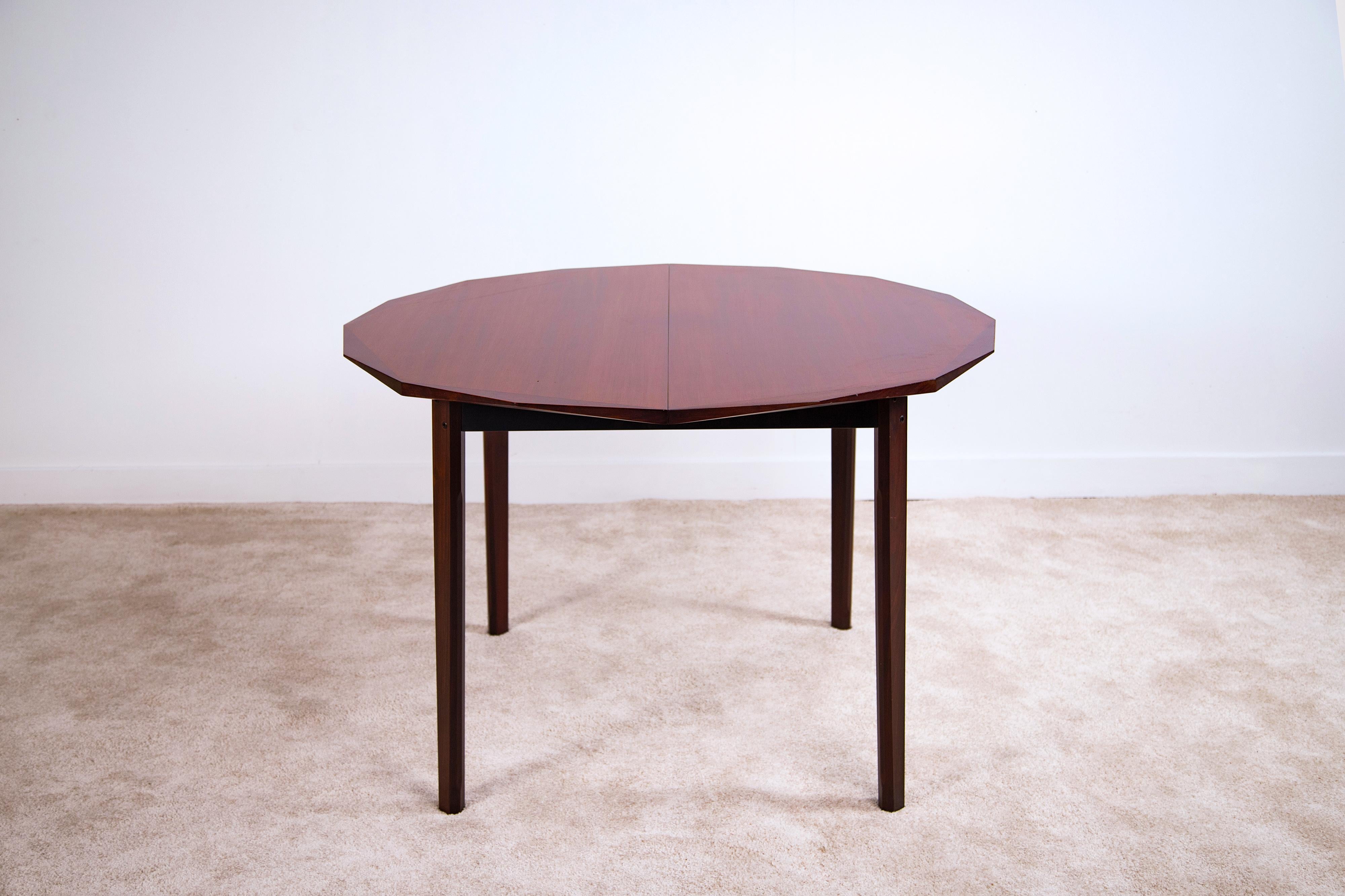 Ausziehbarer Holztisch, Italien, 1960er Jahre im Zustand „Gut“ im Angebot in Correggio, IT