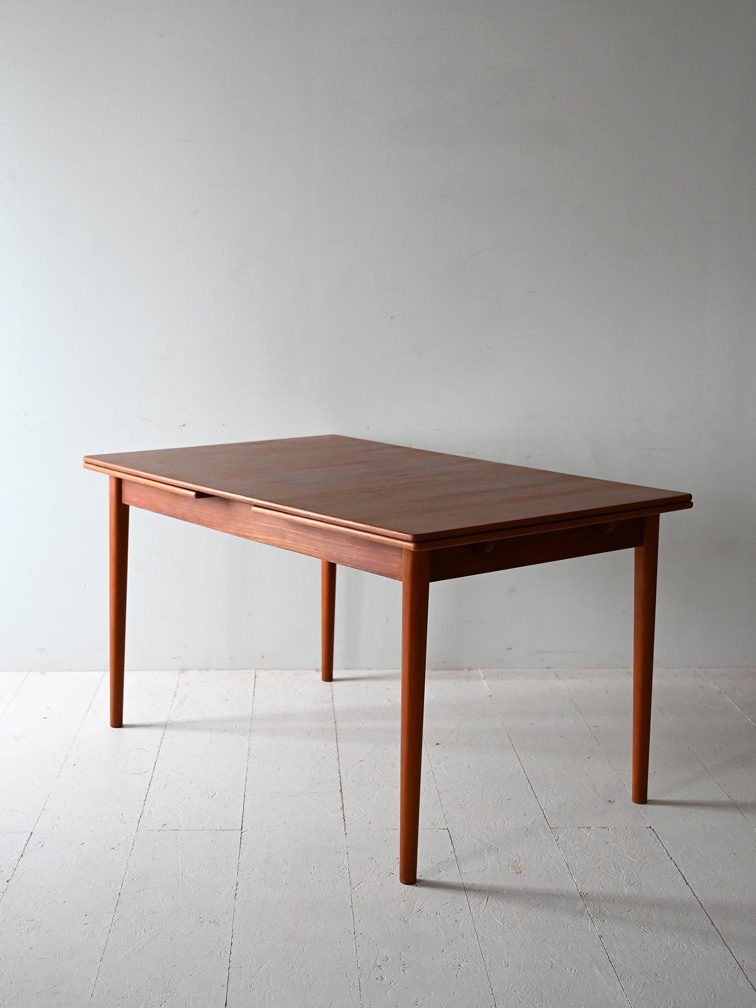 Tavolo allungabile scandinavo in teak vintage (Scandinavian) im Angebot