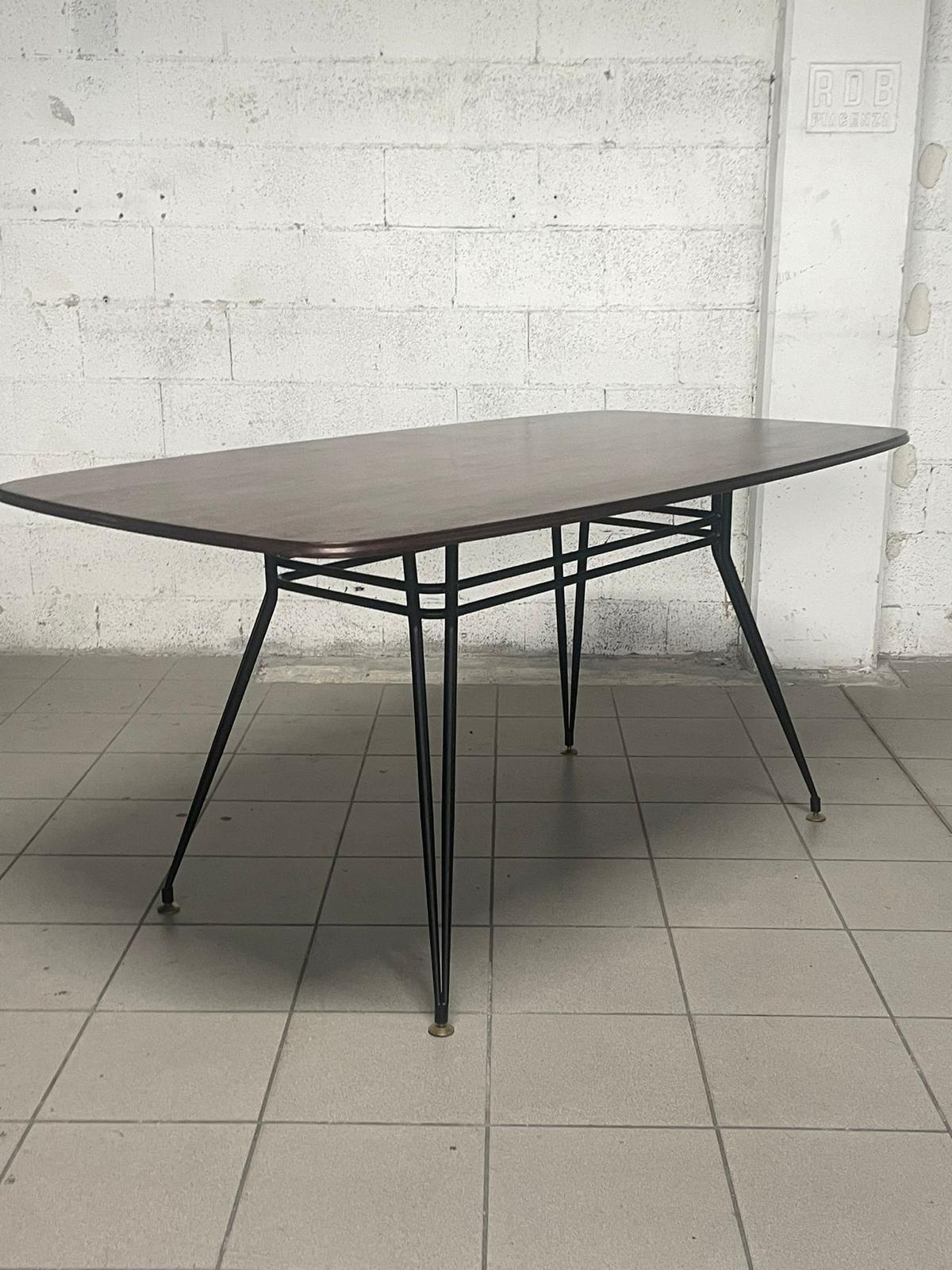 1950s iron and rosewood table For Sale 10