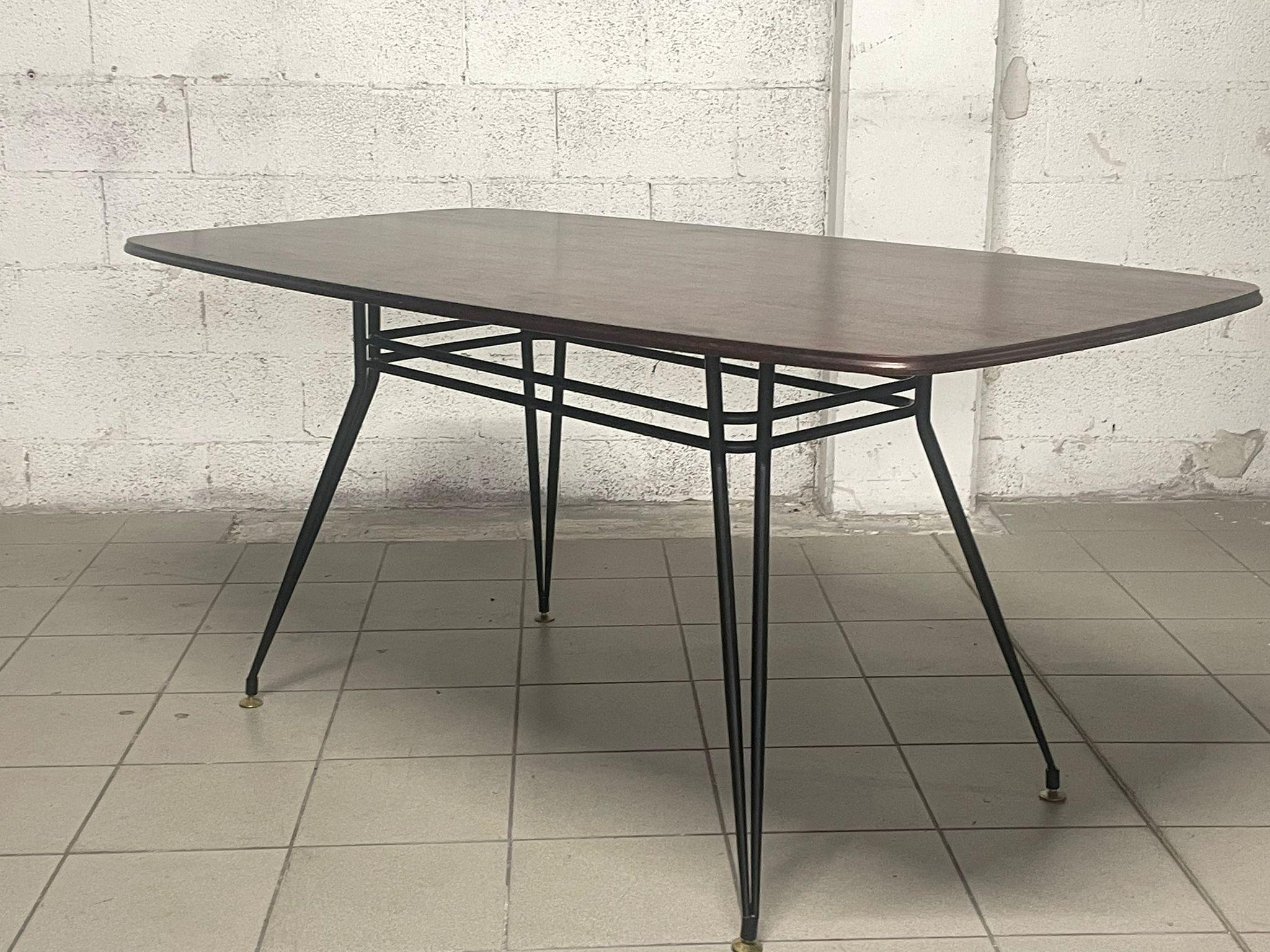1950s iron and rosewood table In Good Condition For Sale In SAN PIETRO MOSEZZO, NO