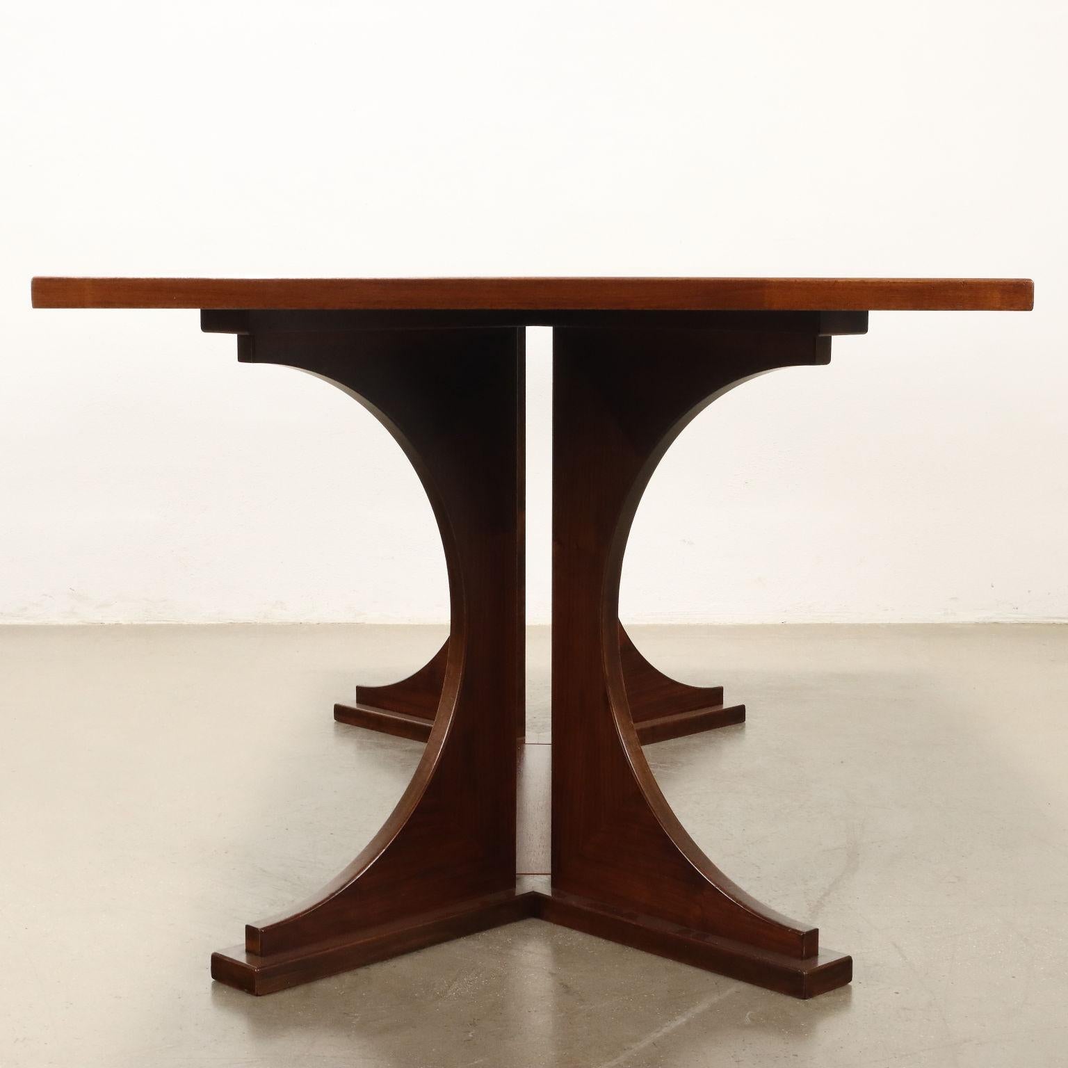 Noyer Table rectangulaire en noyer des années 1960 en vente