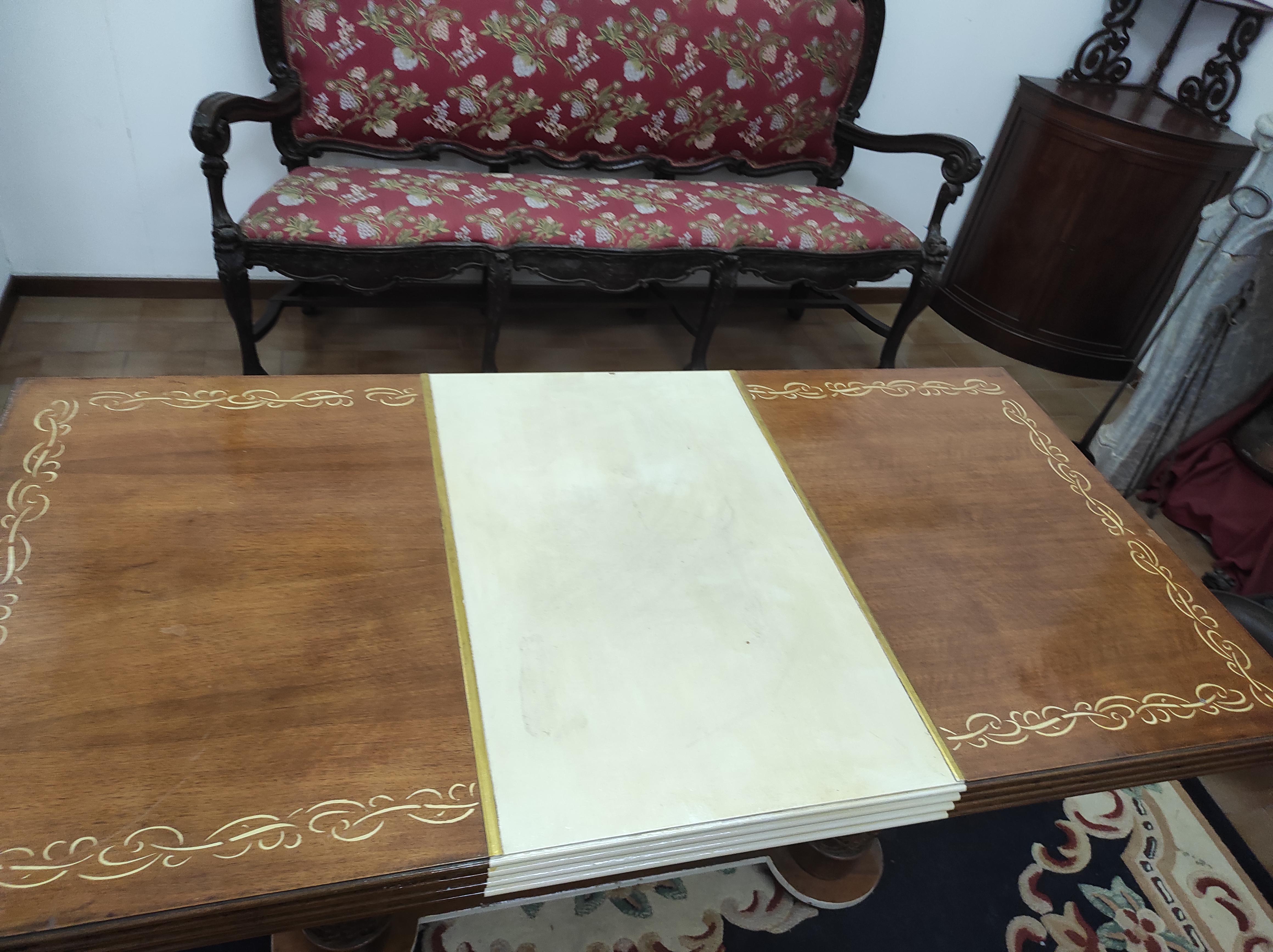Art Deco carved table  For Sale 2