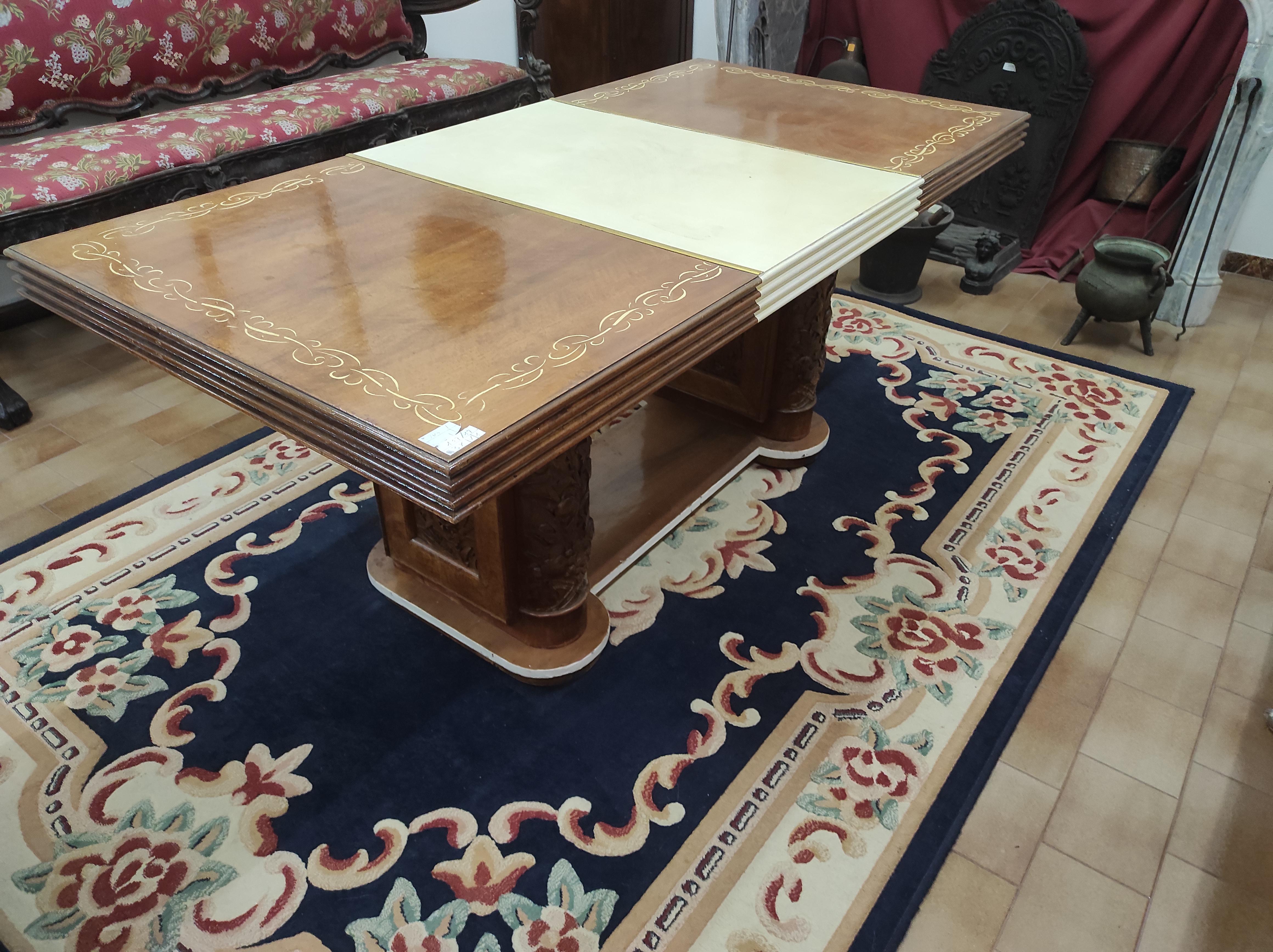 Art Deco carved table  For Sale 3