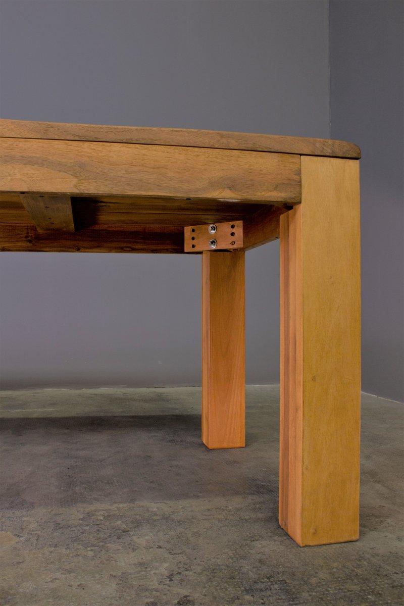 Table en noyer fabriquée à la main en vente 4