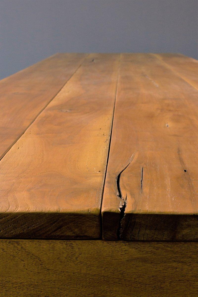 
Annonce de vente
Titre : Table artisanale en noyer massif - Design minimaliste

Description :
Pièce de design polyvalente et robuste, cette table fabriquée à la main est l'incarnation d'une élégante simplicité. Entièrement fabriqué à la main en