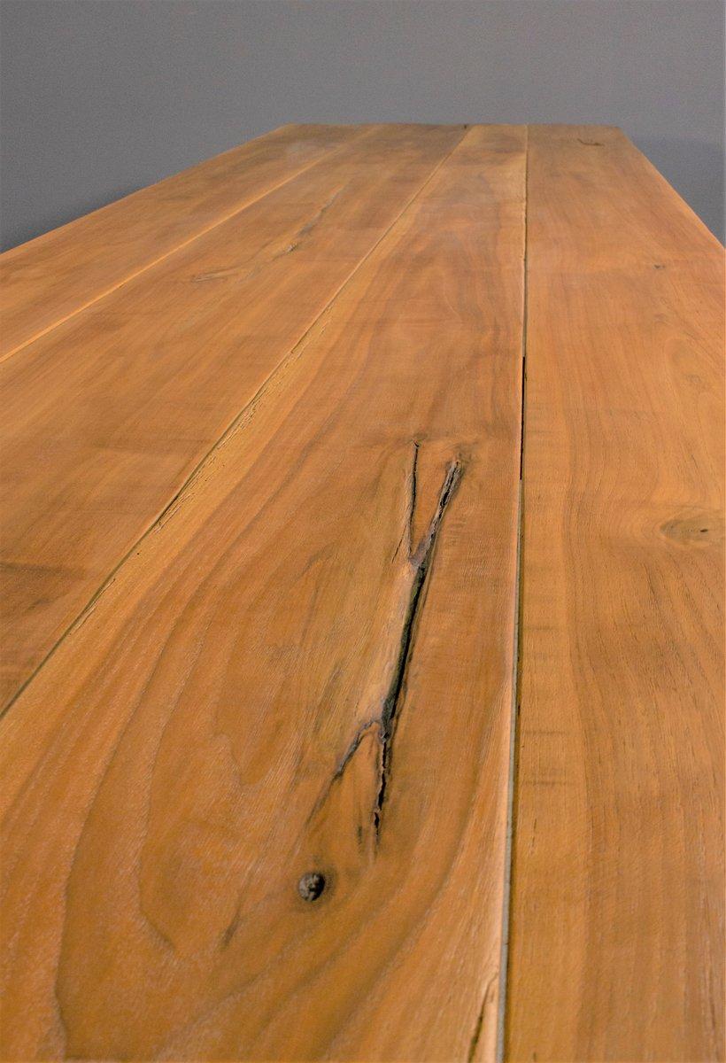 Italian Table en noyer fabriquée à la main en vente