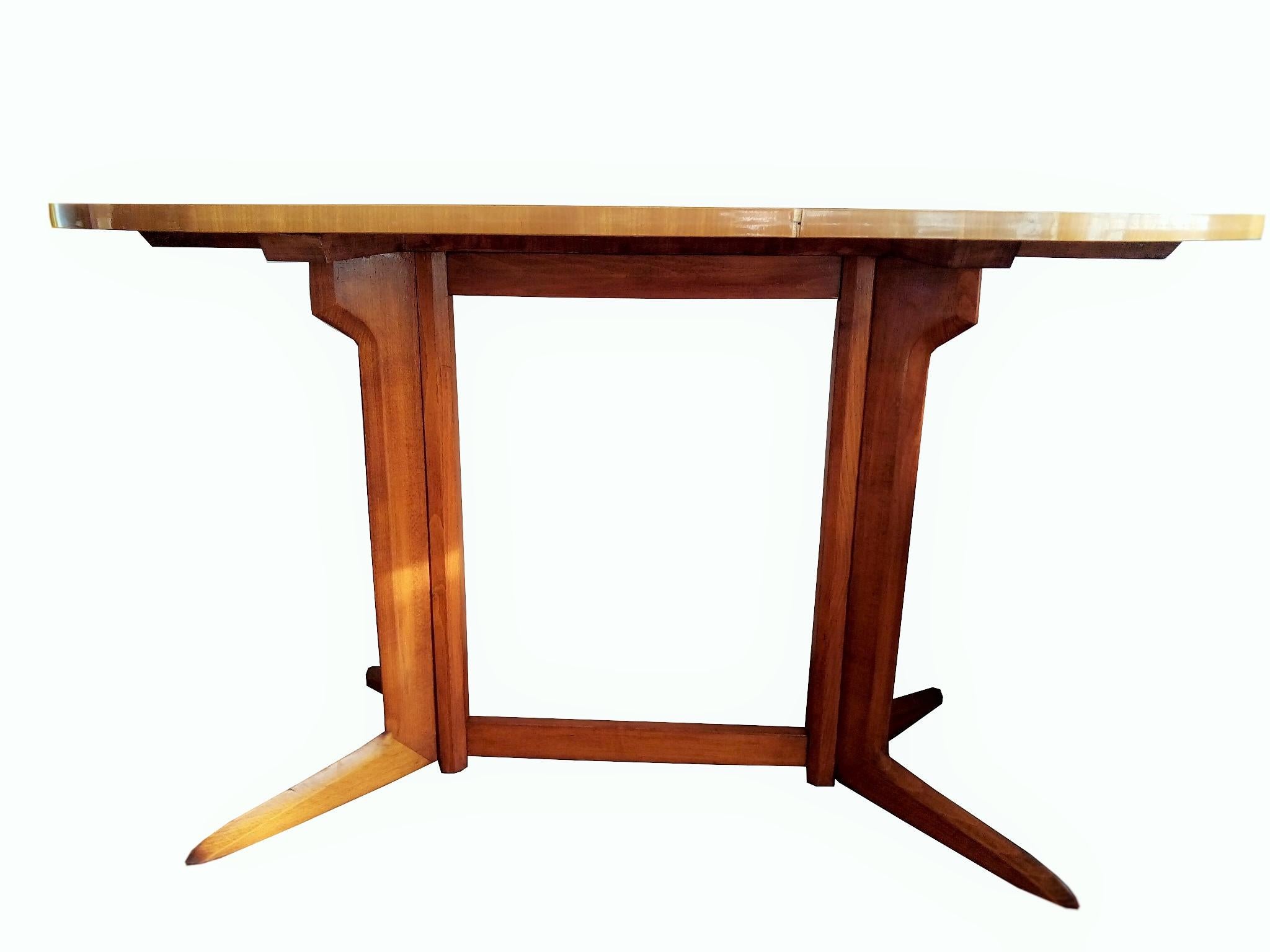 Table attributed to Ico Parisi for F.lli Rizzi 1950 55
Good conditions.
Thank you