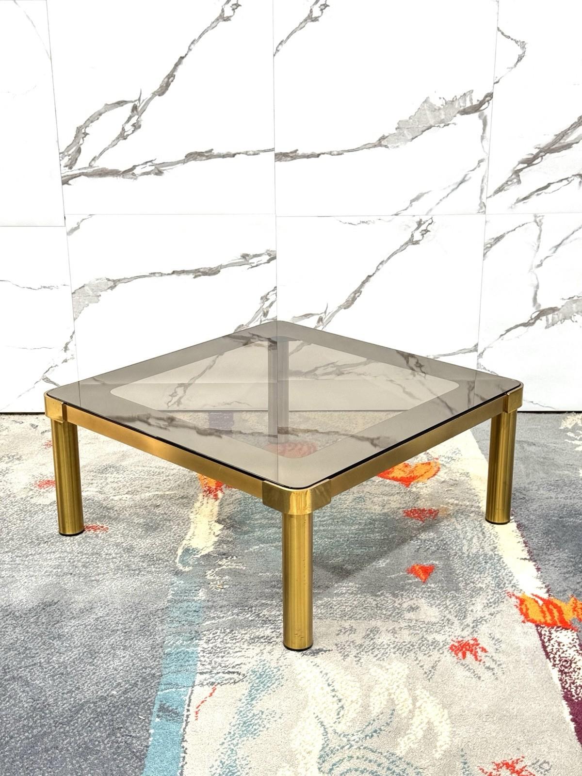 Tavolo Basso Da Salotto In Ottone Hollywood Regency Anni ‘70 Regencia de Hollywood en venta