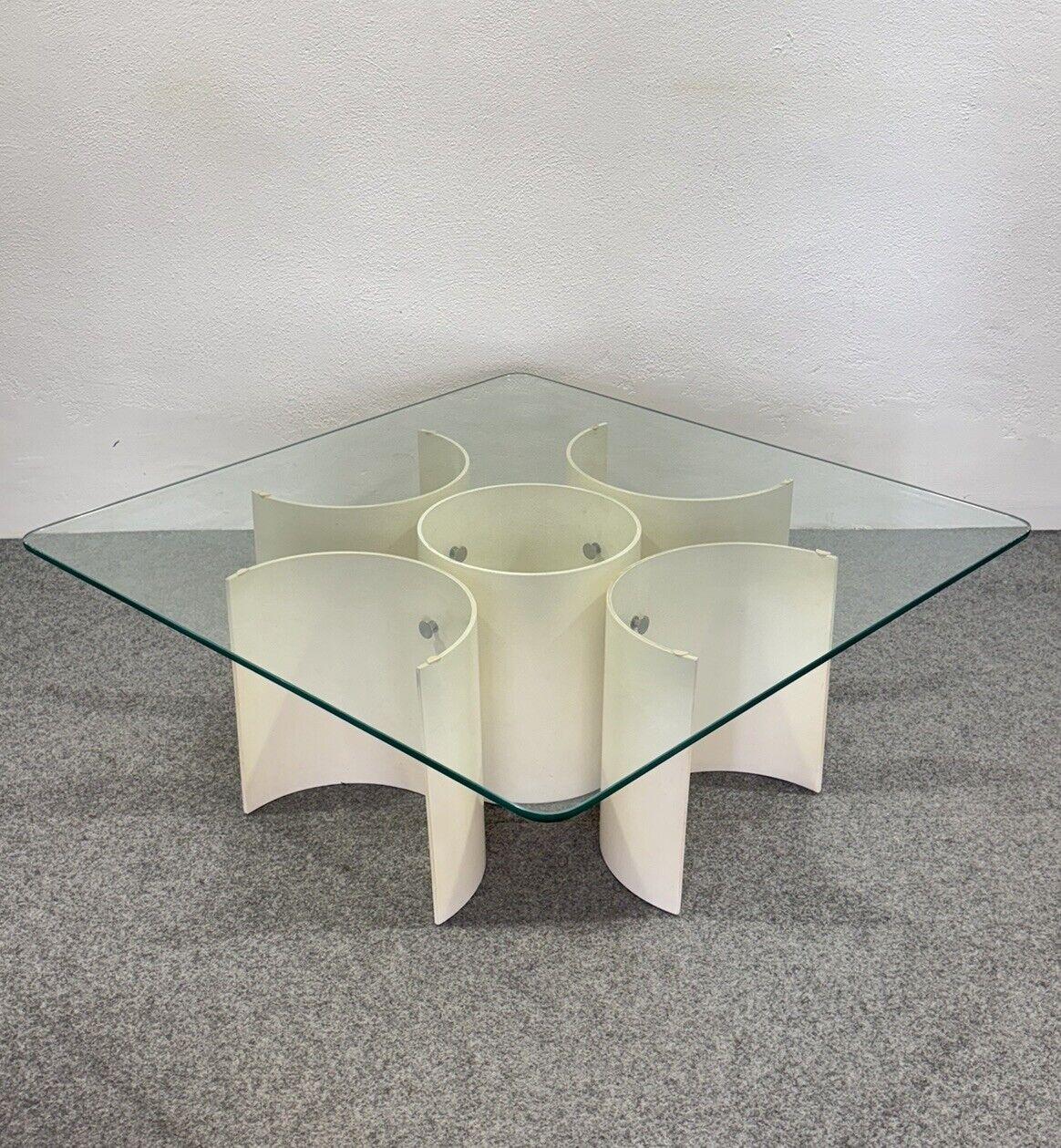 Table basse de salle à manger en bois incurvée de l'ère spatiale Design moderne des années 1970.

Cadre en bois courbé laqué, plateau en verre de 1 cm d'épaisseur

L'article est en bon état de conservation, il n'y a pas de défauts esthétiques ou
