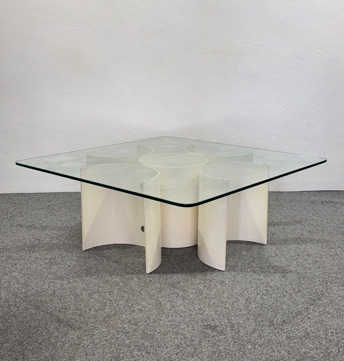 Italian Table basse de salle à manger en bois incurvée de l'ère spatiale Design moderne des années 1970 en vente