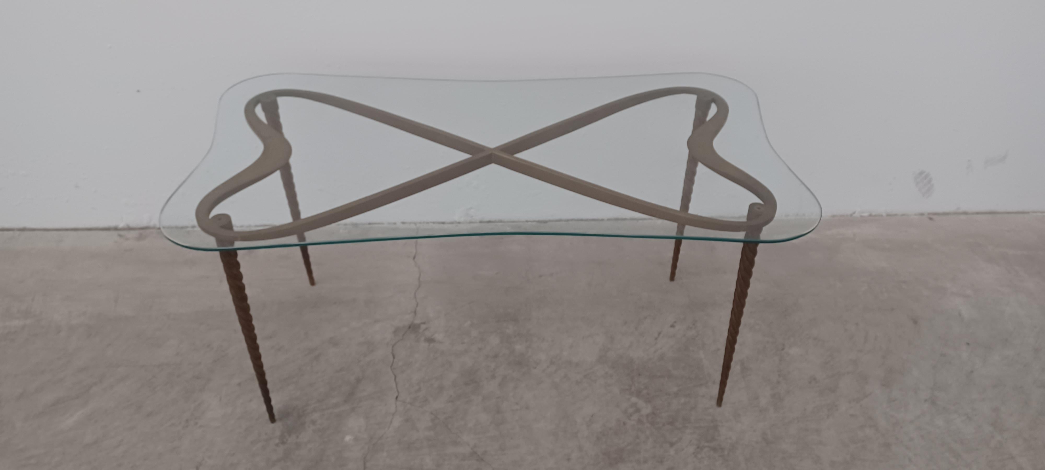 Mid-20th Century tavolo basso in ottone e vetro Carlo Enrico Rava For Sale