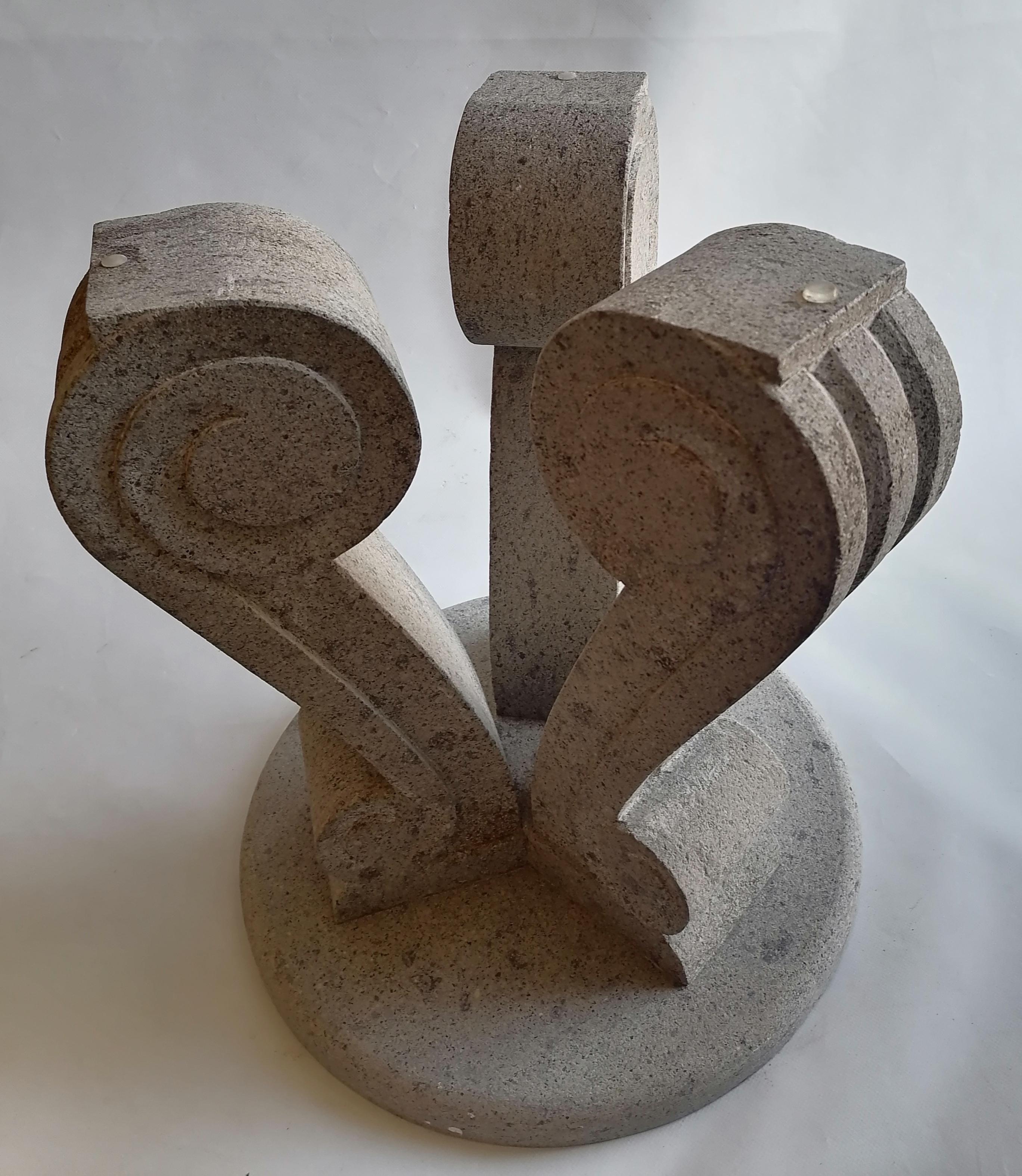 Fait main Tavolo basso -Originale base scolpita in pietra-made in Italy en vente