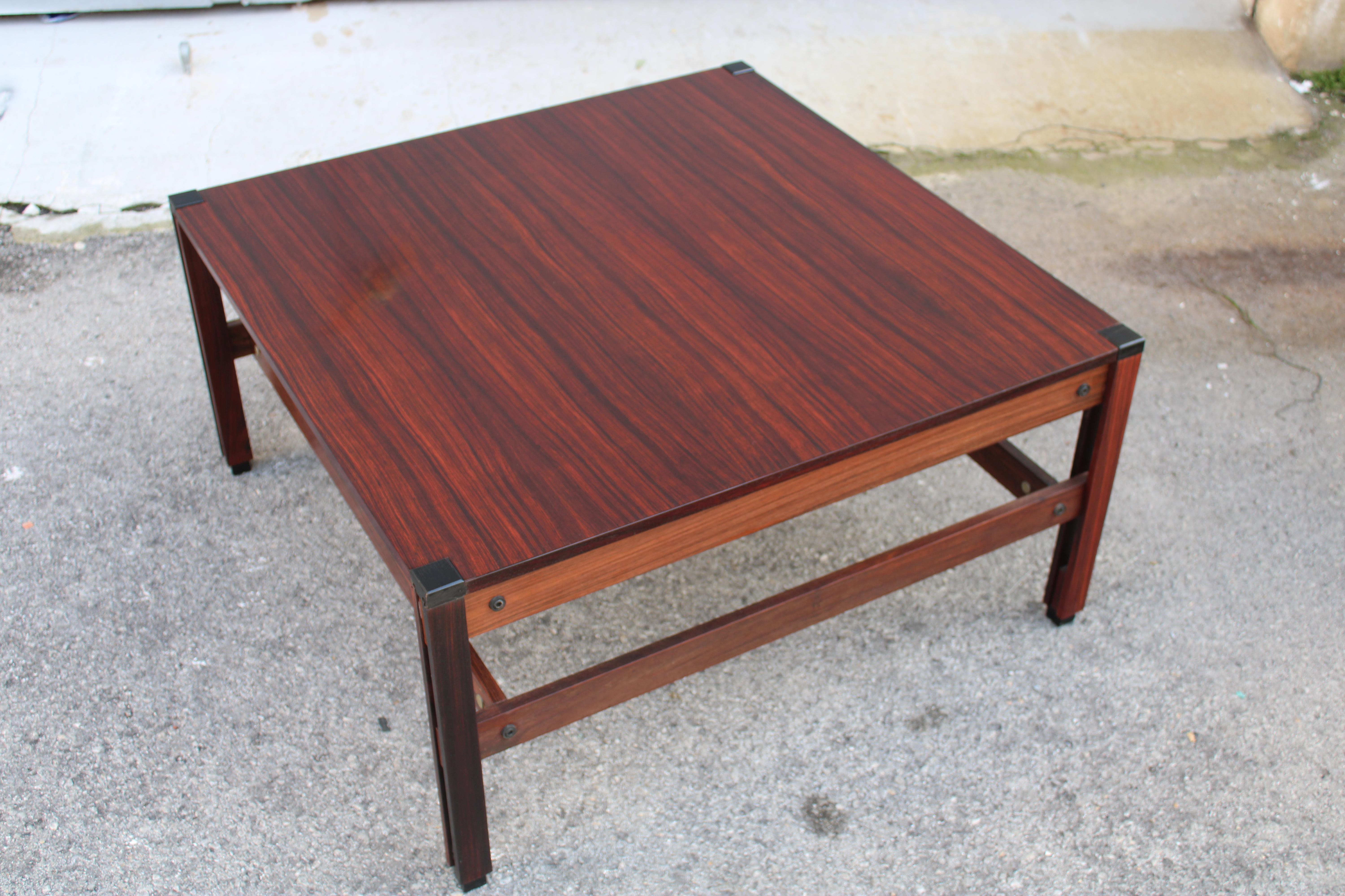 Niedriger quadratischer brauner Holztisch MIM Ico Parisi Modell Tivoli 1960 Etikett (Moderne der Mitte des Jahrhunderts) im Angebot