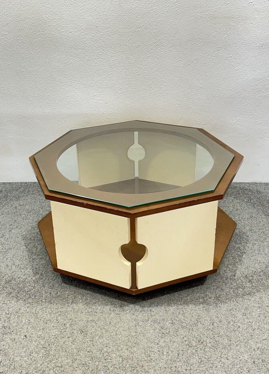 Italian Table basse octogonale moderne et design des années 70 de l'ère spatiale en vente