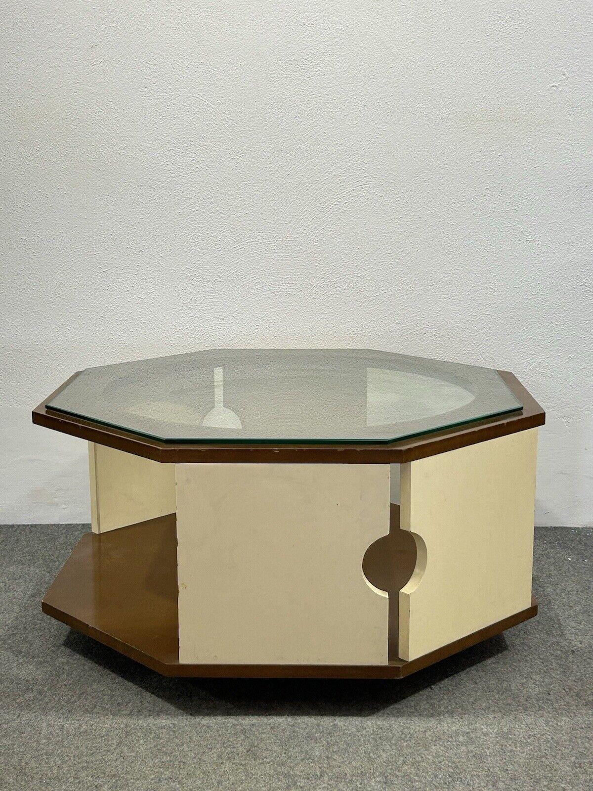 Table basse octogonale moderne et design des années 70 de l'ère spatiale en vente 1