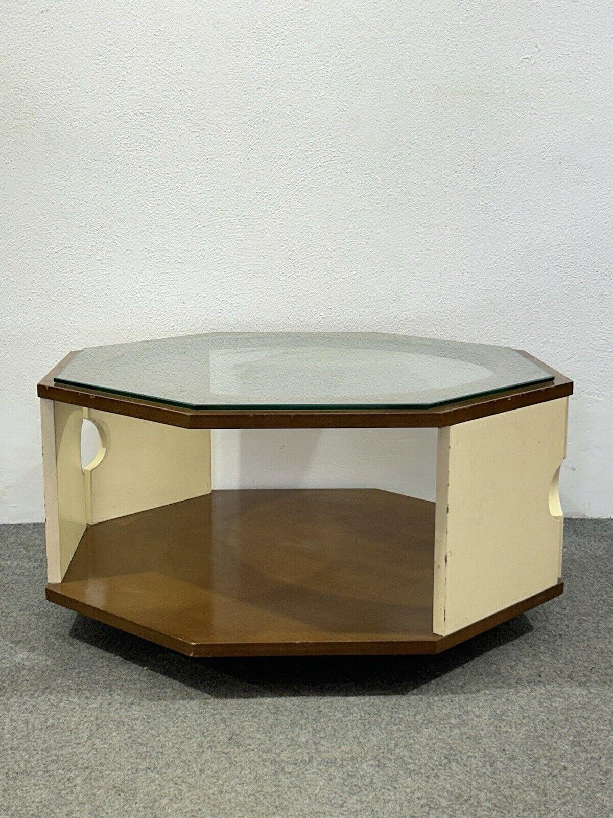 Table basse octogonale moderne et design des années 70 de l'ère spatiale en vente 2
