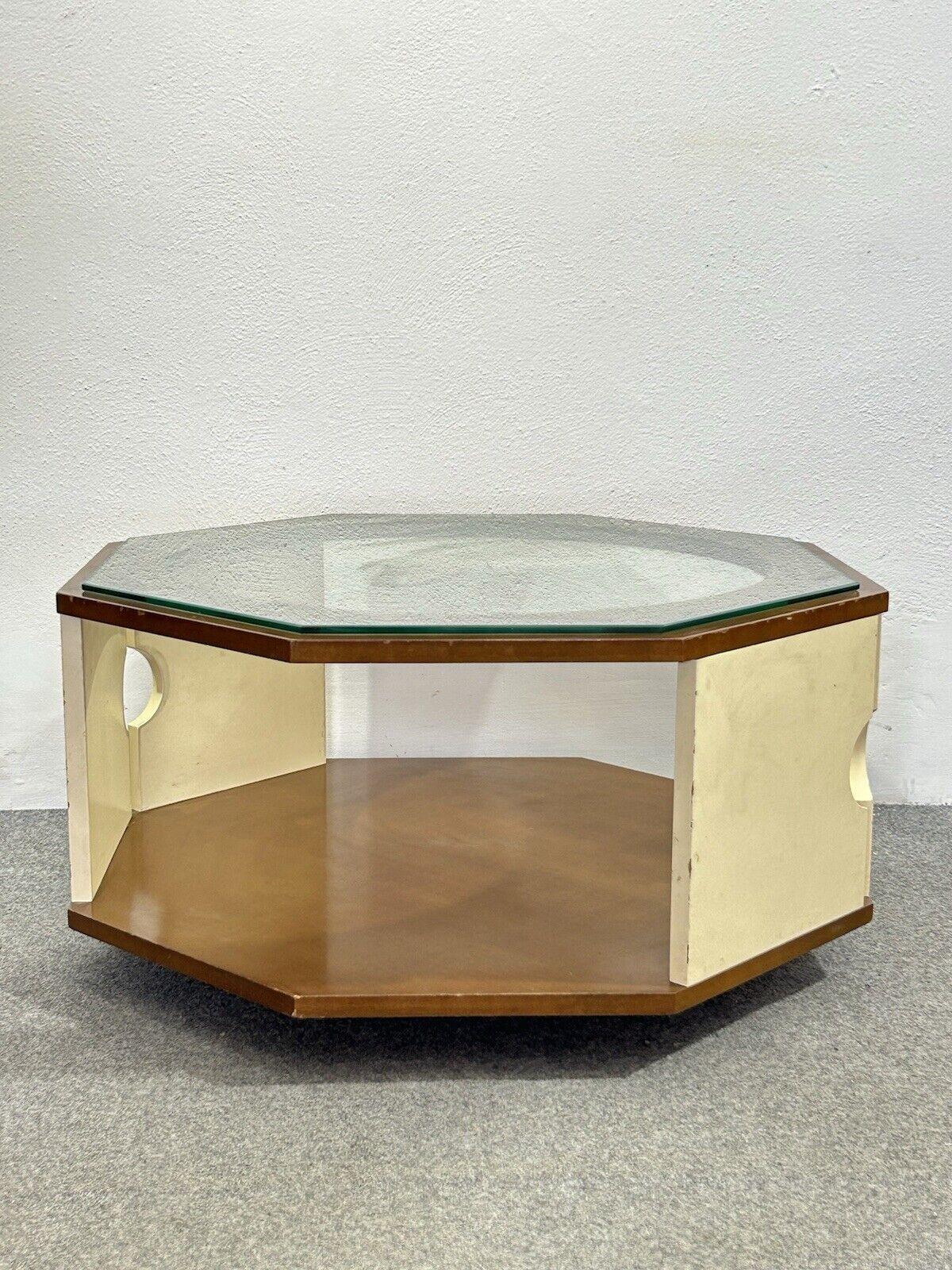 Table basse octogonale moderne et design des années 70 de l'ère spatiale en vente 3