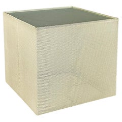 Italienischer moderner Couchtisch aus kubischem, mikroperforiertem Metall, ca. 1980.
