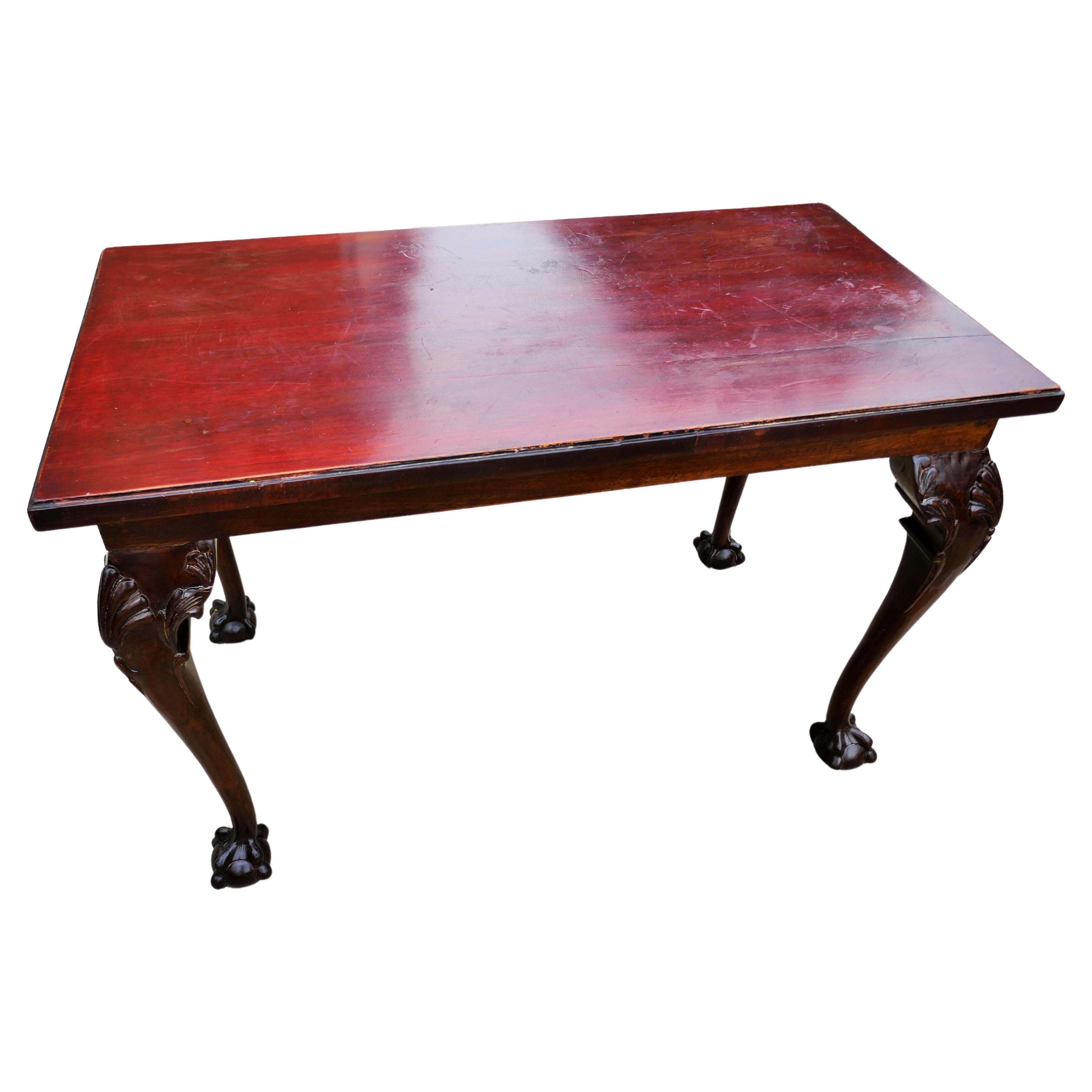 Tavolo da divano o poltrona Inglese o Irlandese - Chippendale - George II For Sale