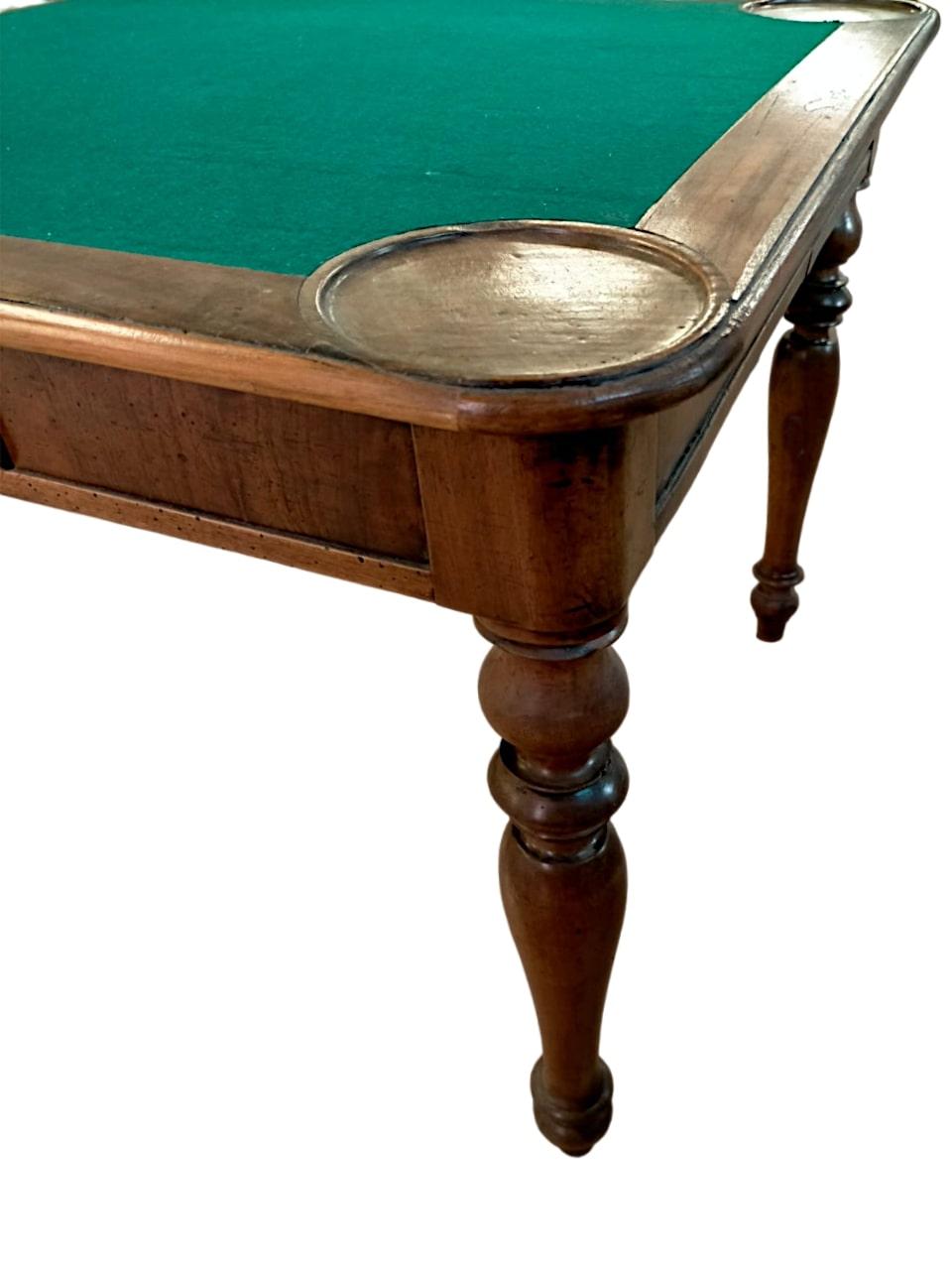 Italian Table à jeux ancienne en noyer, Italie, 19ème siècle en vente