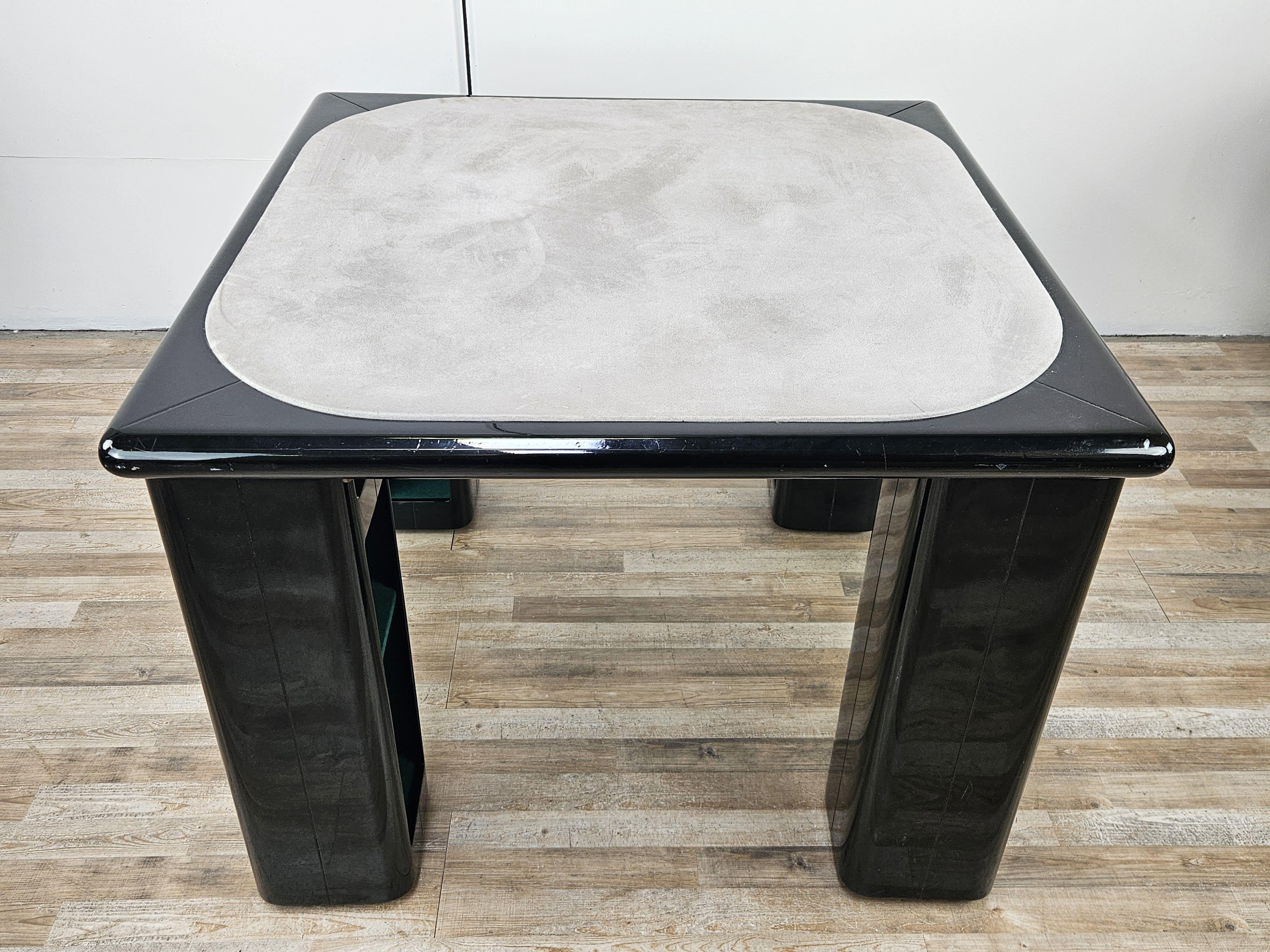 Mid-Century Modern Lacquered wood card table by Pierluigi Molinari for Pozzi Milano 1970 For Sale