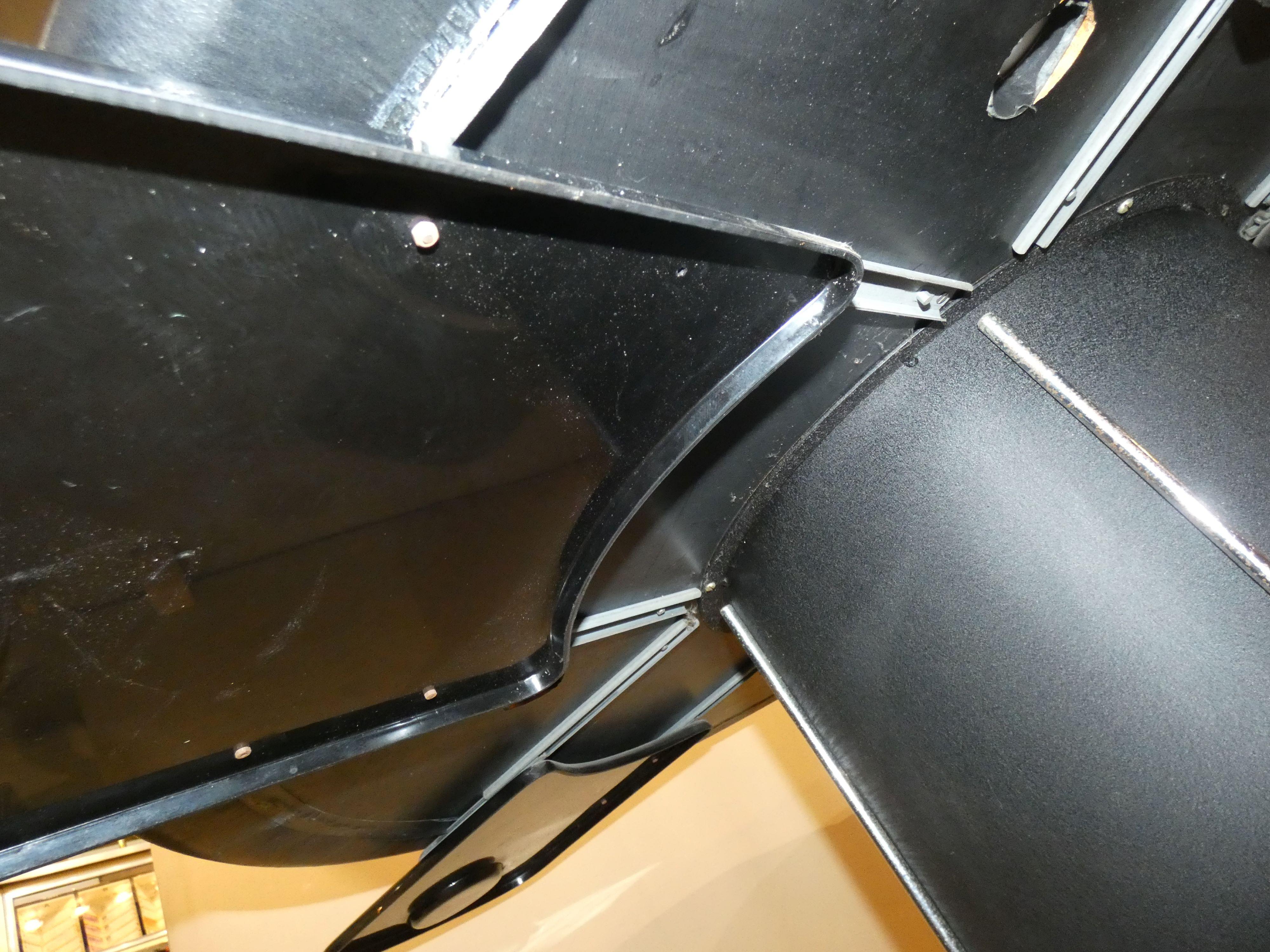 Table de jeu en cuir et acier, Italie 1970 en vente 4