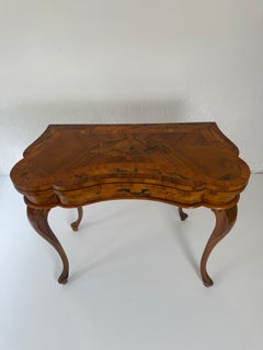 Walnut briar game table - 19th century Italy