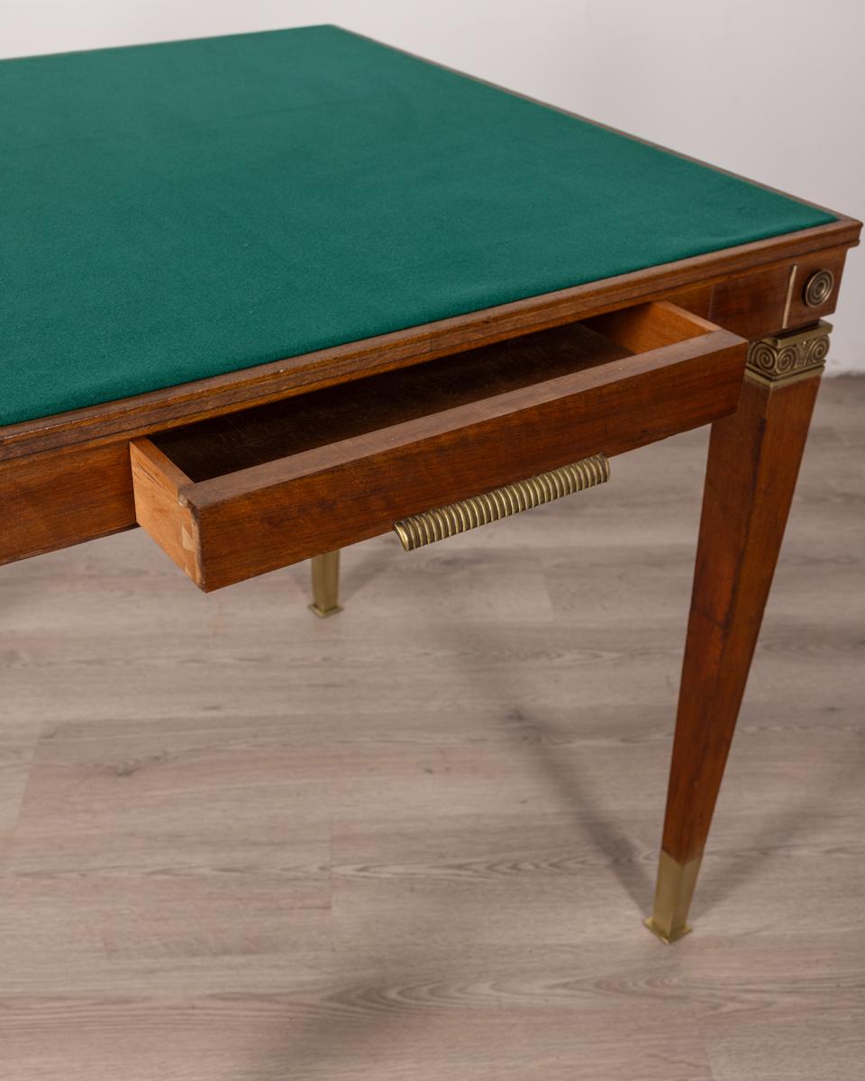 Tavolo da gioco vintage anni 40 in legno e ottone dorato design Italiano In condizioni buone in vendita a None, IT