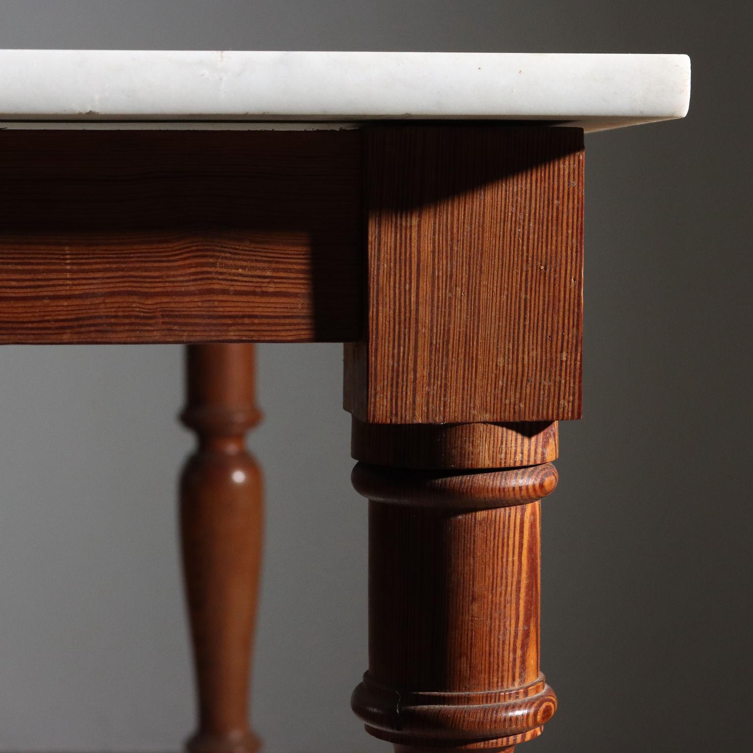 Table de travail en mélèze Milieu du 20e siècle Bon état - En vente à Milano, IT