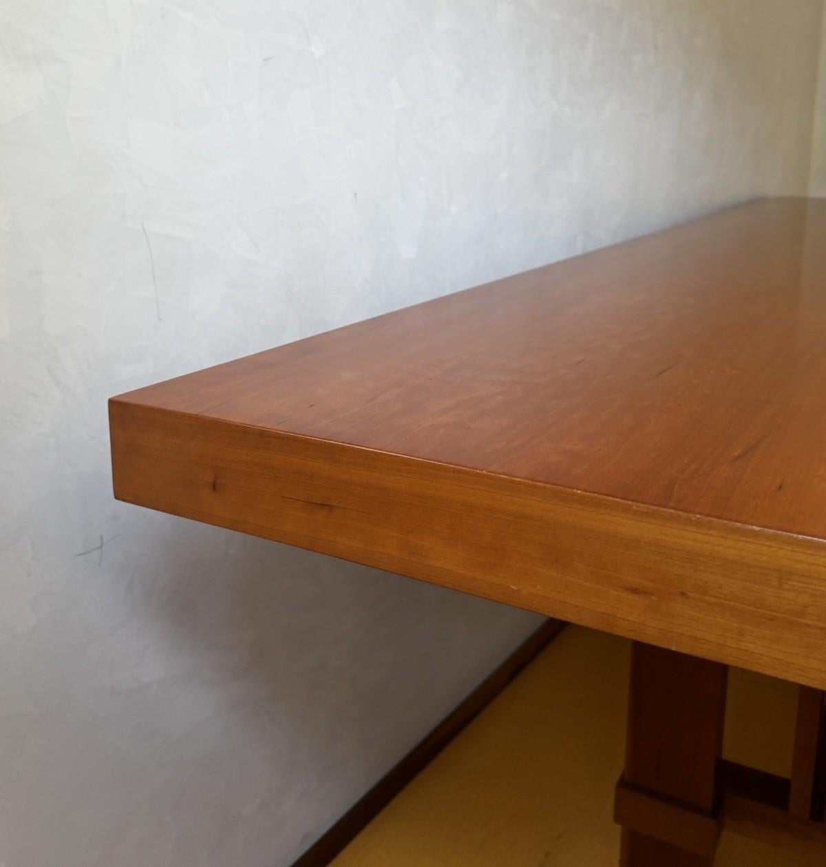 608 Table de salle à manger 