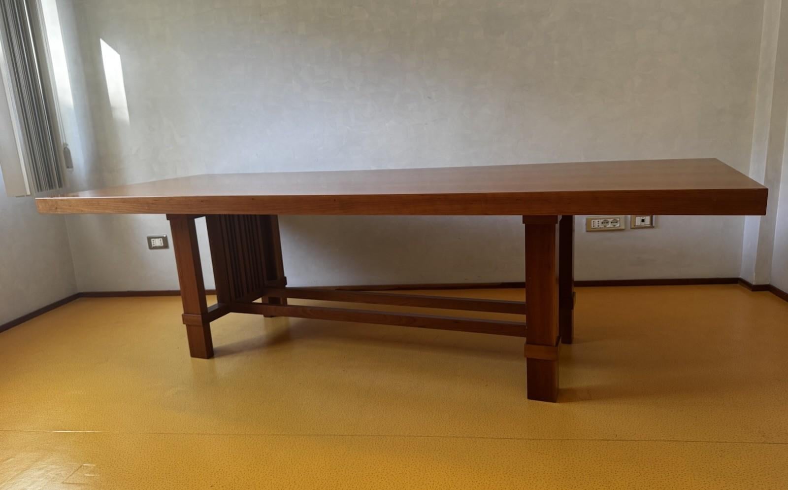 608 Table de salle à manger 
