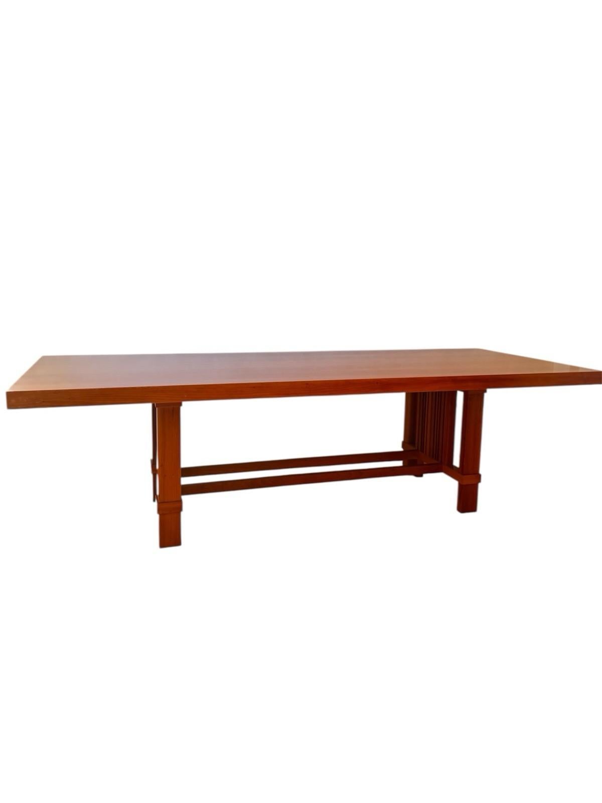 608 Table de salle à manger 