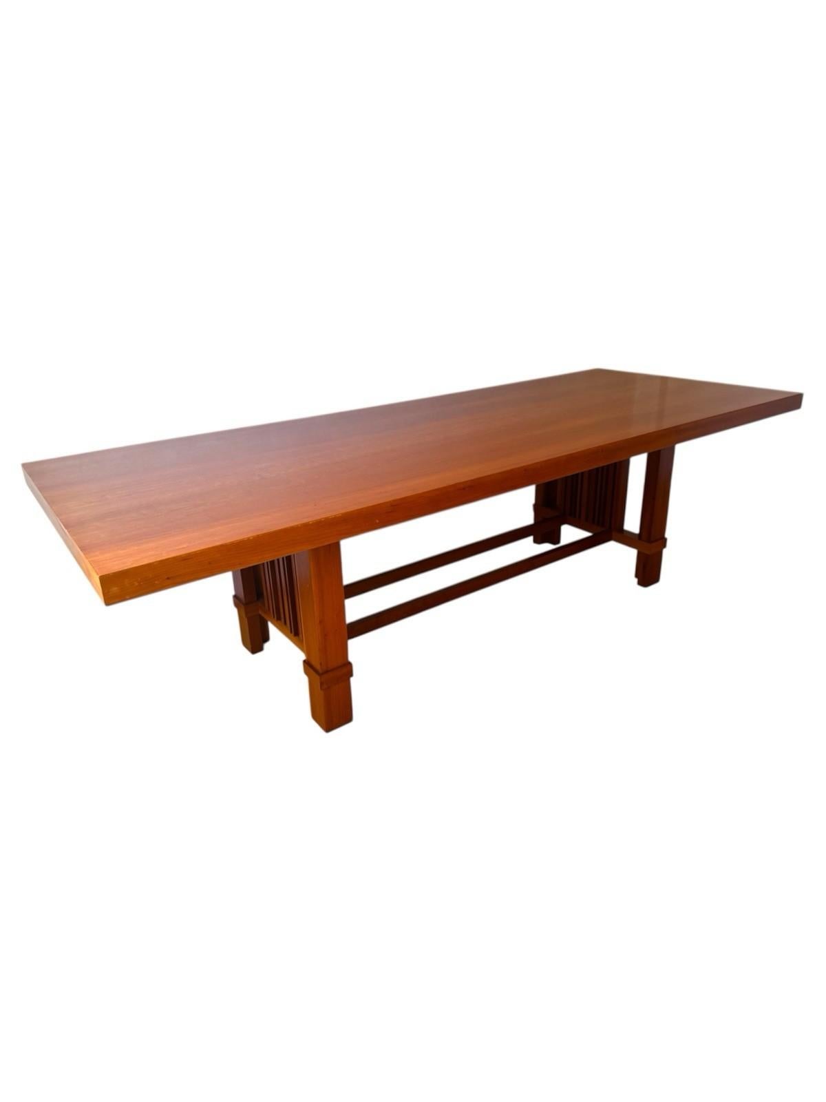Late 20th Century 608 Table de salle à manger 