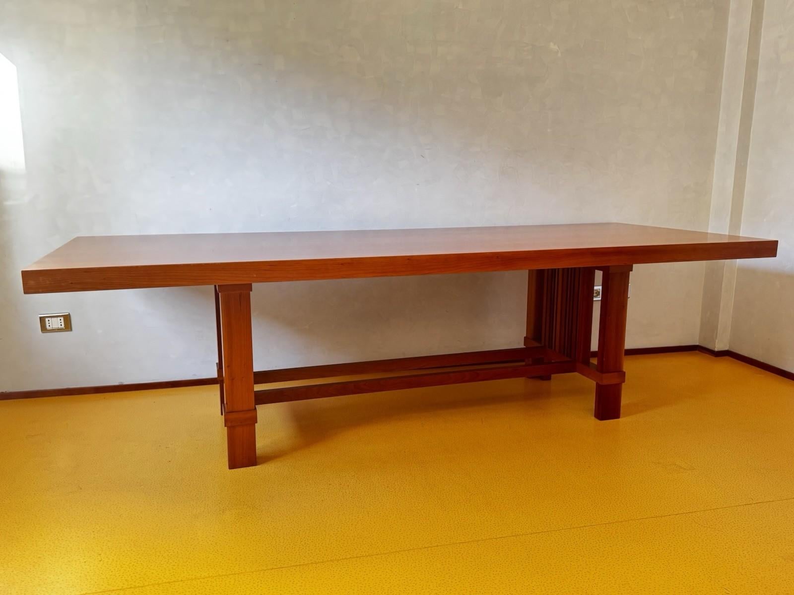608 Table de salle à manger 