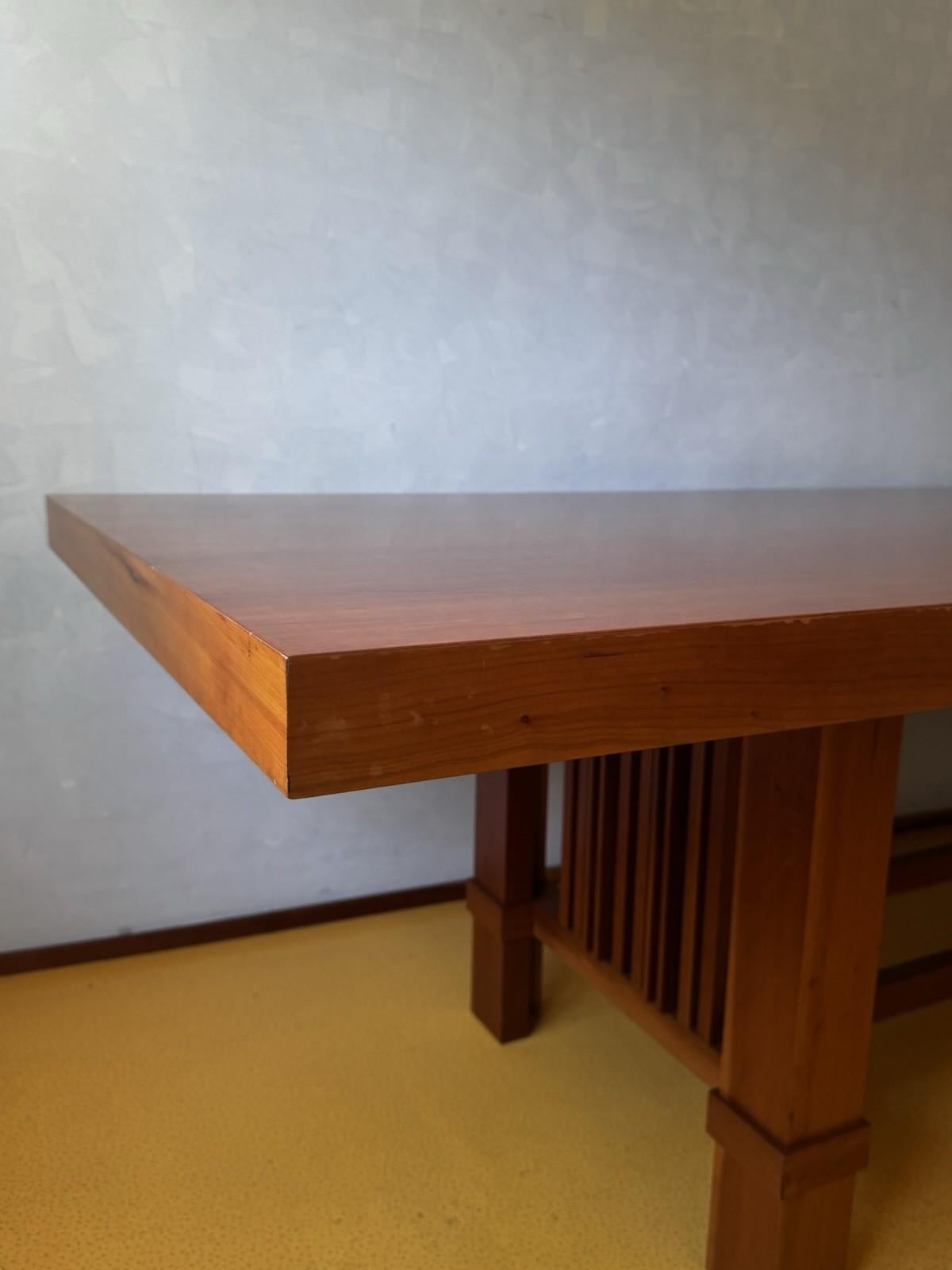 608 Table de salle à manger 