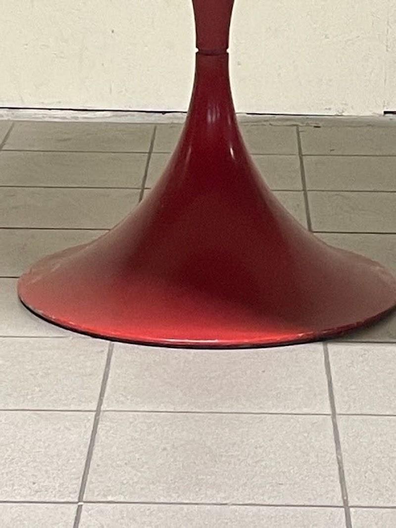 Tavolo da pranzo a clessidra con base in metallo e piano in marmo, anni '60-'70 Italiano en venta