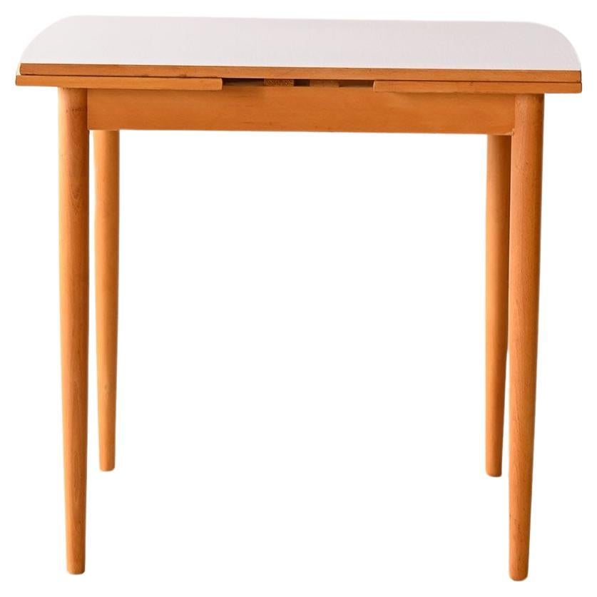 Tavolo da pranzo allungabile mit Oberteil chiaro in Formica im Angebot