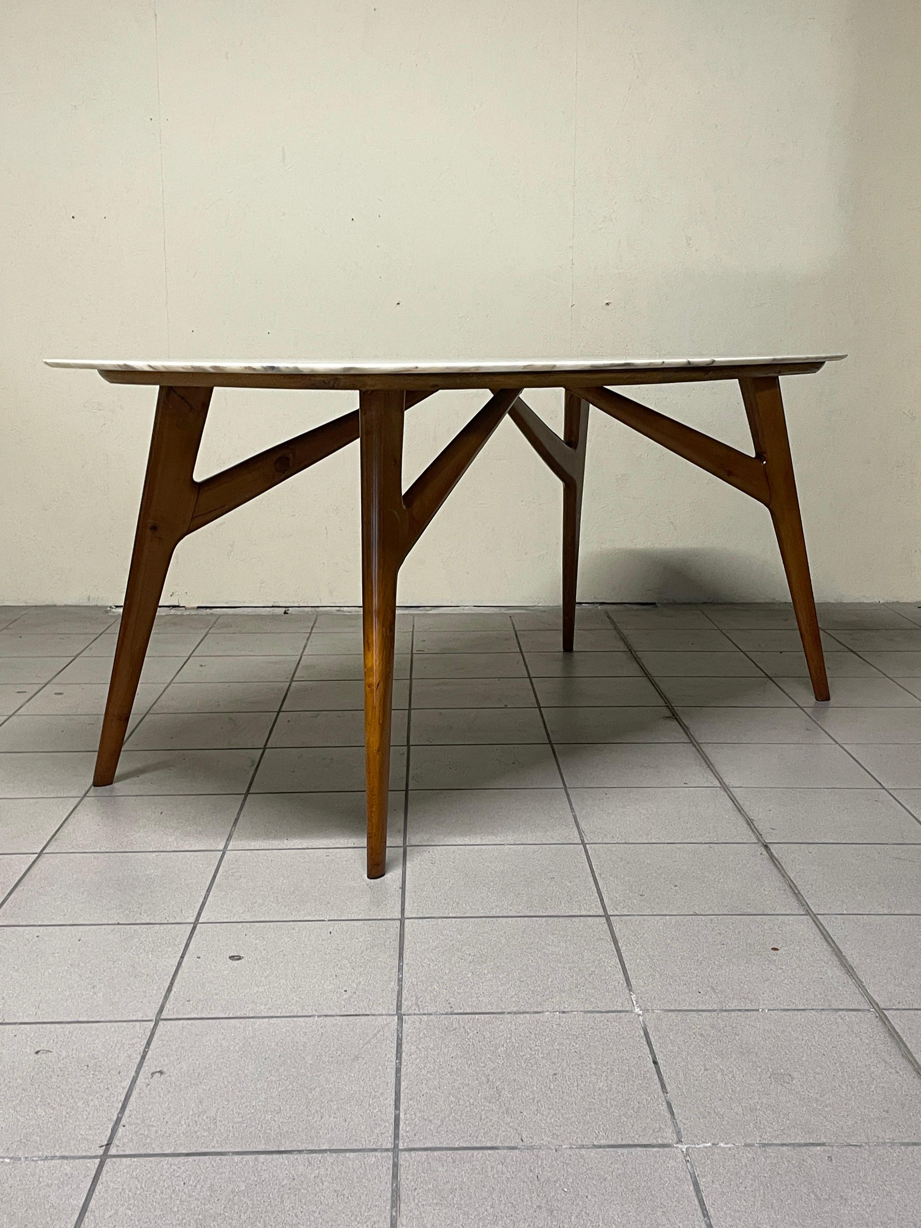Mesa de comedor de los años 50 con tapa de mármol en venta 7