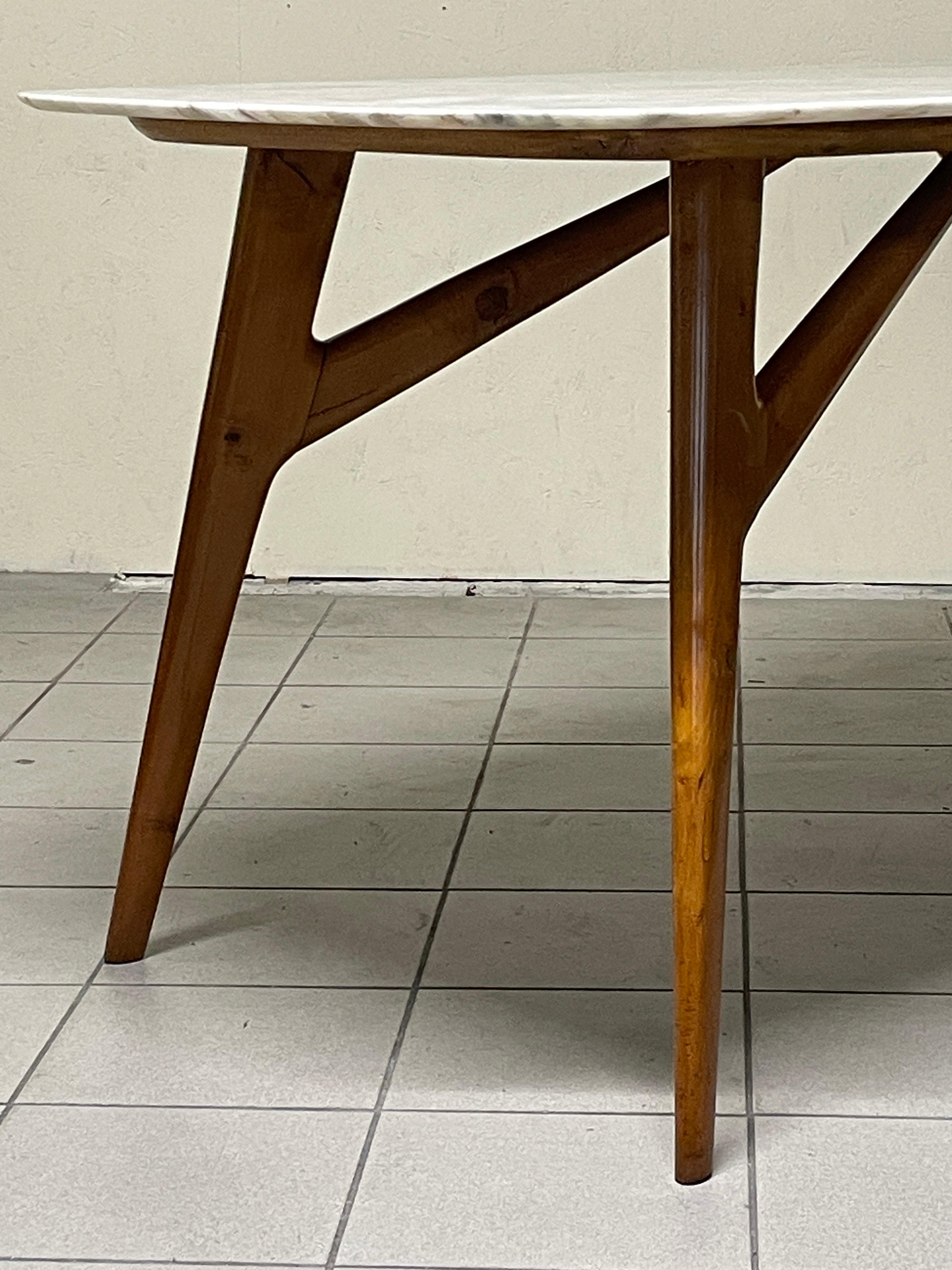Mesa de comedor de los años 50 con tapa de mármol en venta 8