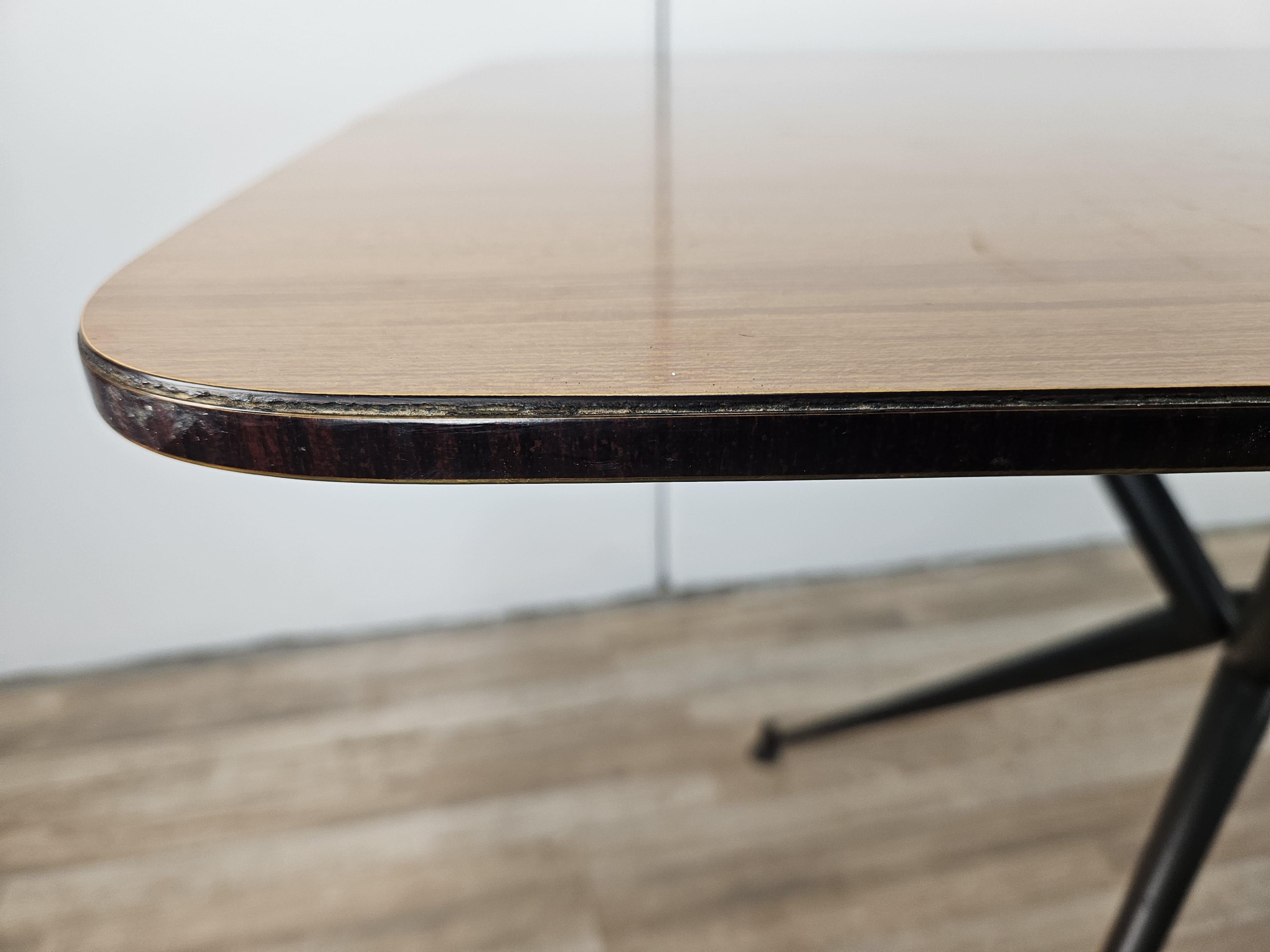 Mesa de comedor de hierro de los años 60 con tablero de formica en venta 5