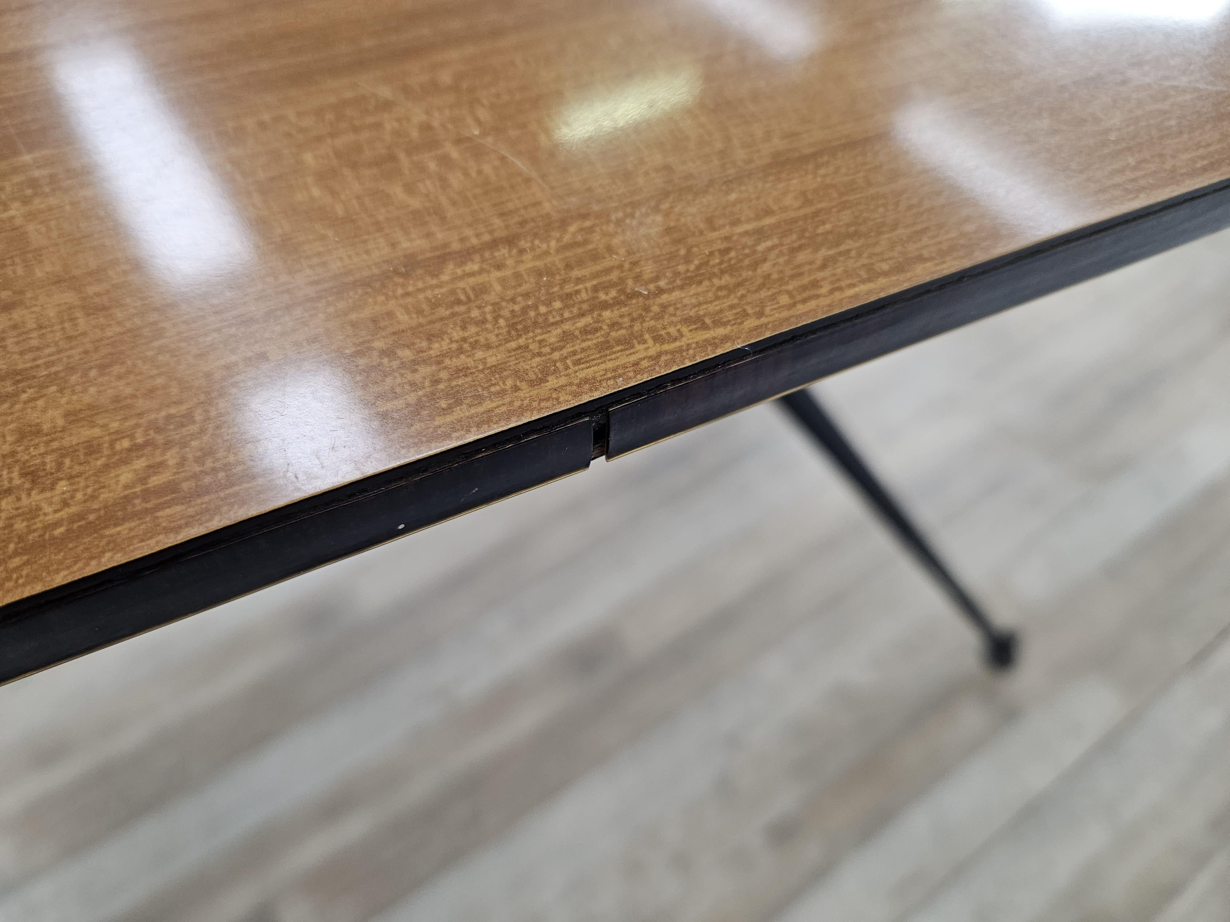 Mesa de comedor de hierro de los años 60 con tablero de formica en venta 6