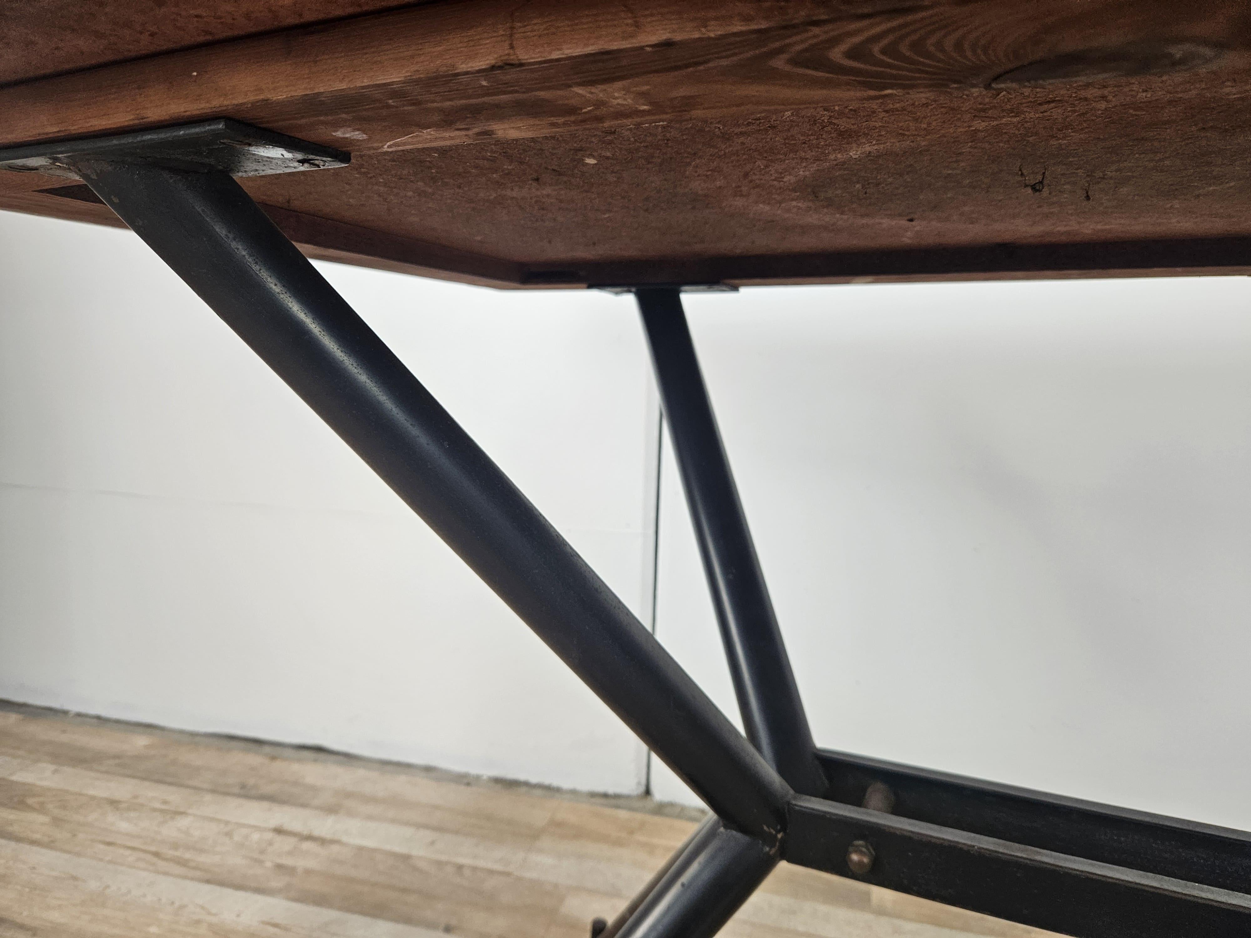 Mesa de comedor de hierro de los años 60 con tablero de formica en venta 9