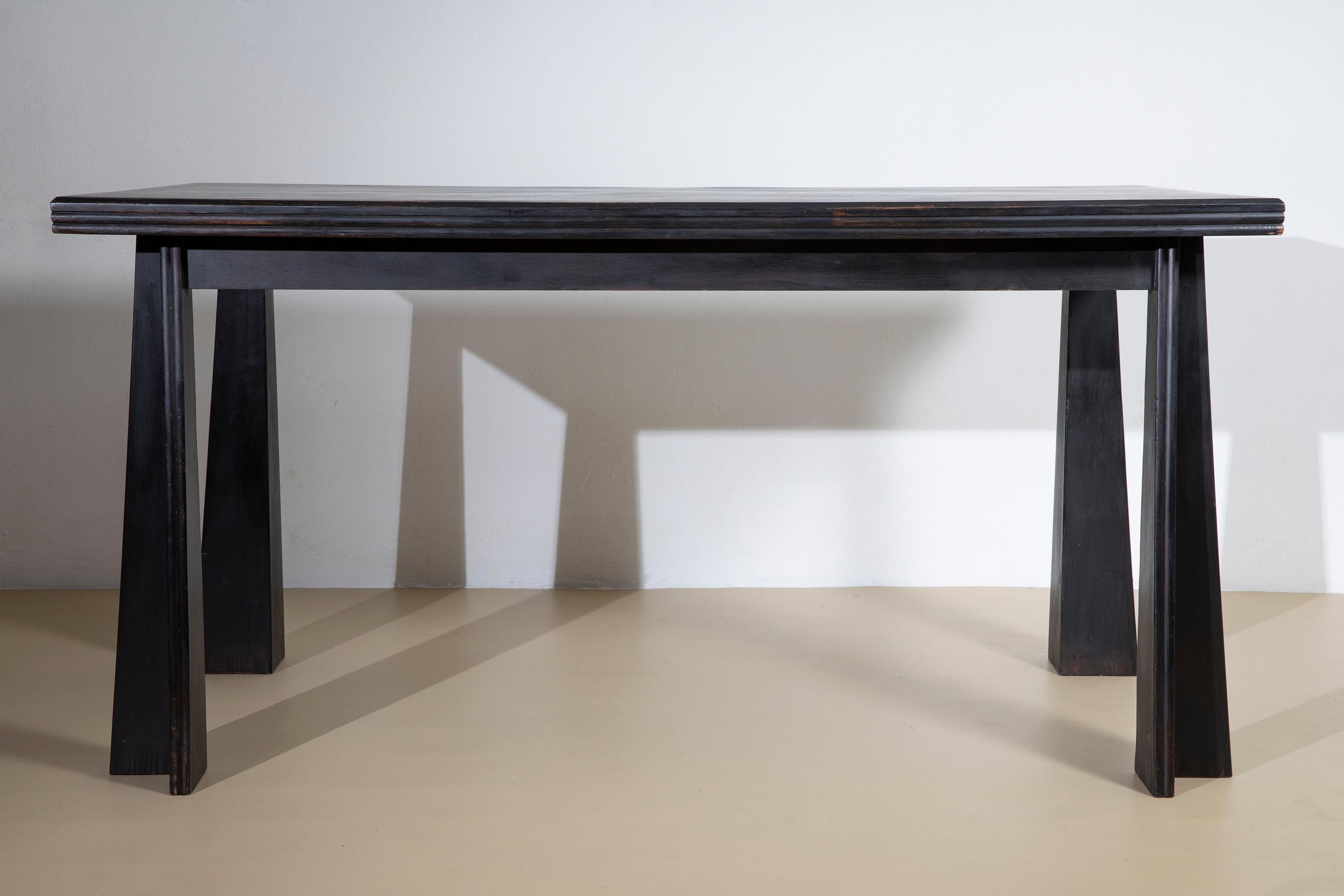 Mid-20th Century Dining table from the school of Paolo Buffa For Sale