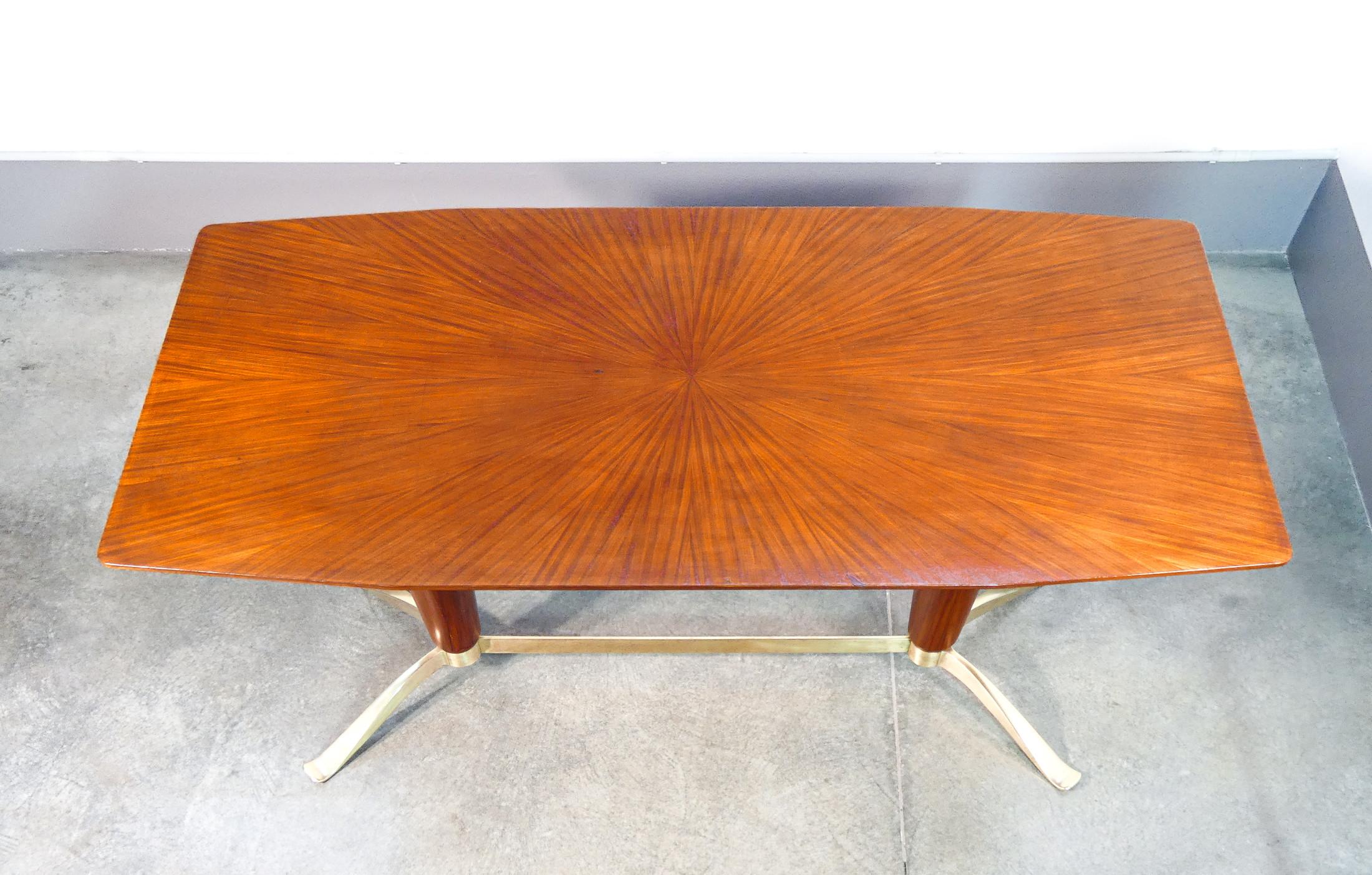 Table de salle à manger, design Vittorio DASSI. Italie, années 50 en vente 6