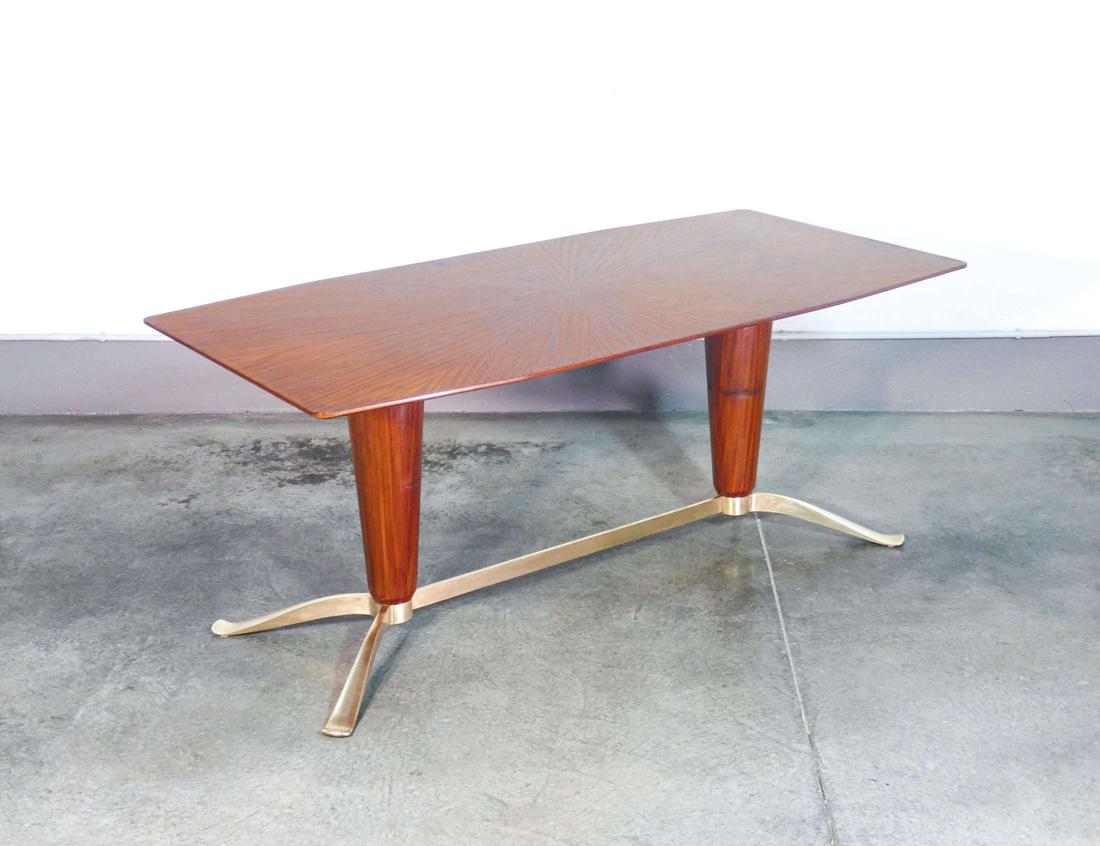 Mid-20th Century Table de salle à manger, design Vittorio DASSI. Italie, années 50 en vente