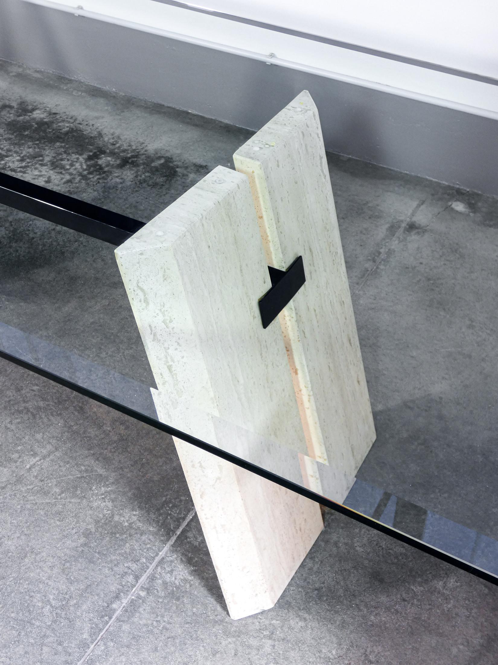 Table de salle à manger design italien des années 1970 en verre et travertin en vente 7