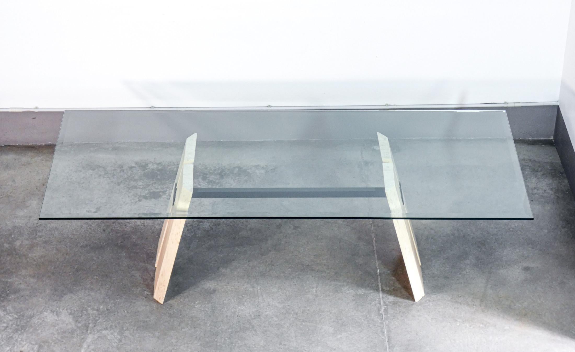 Table de salle à manger design italien des années 1970 en verre et travertin en vente 1