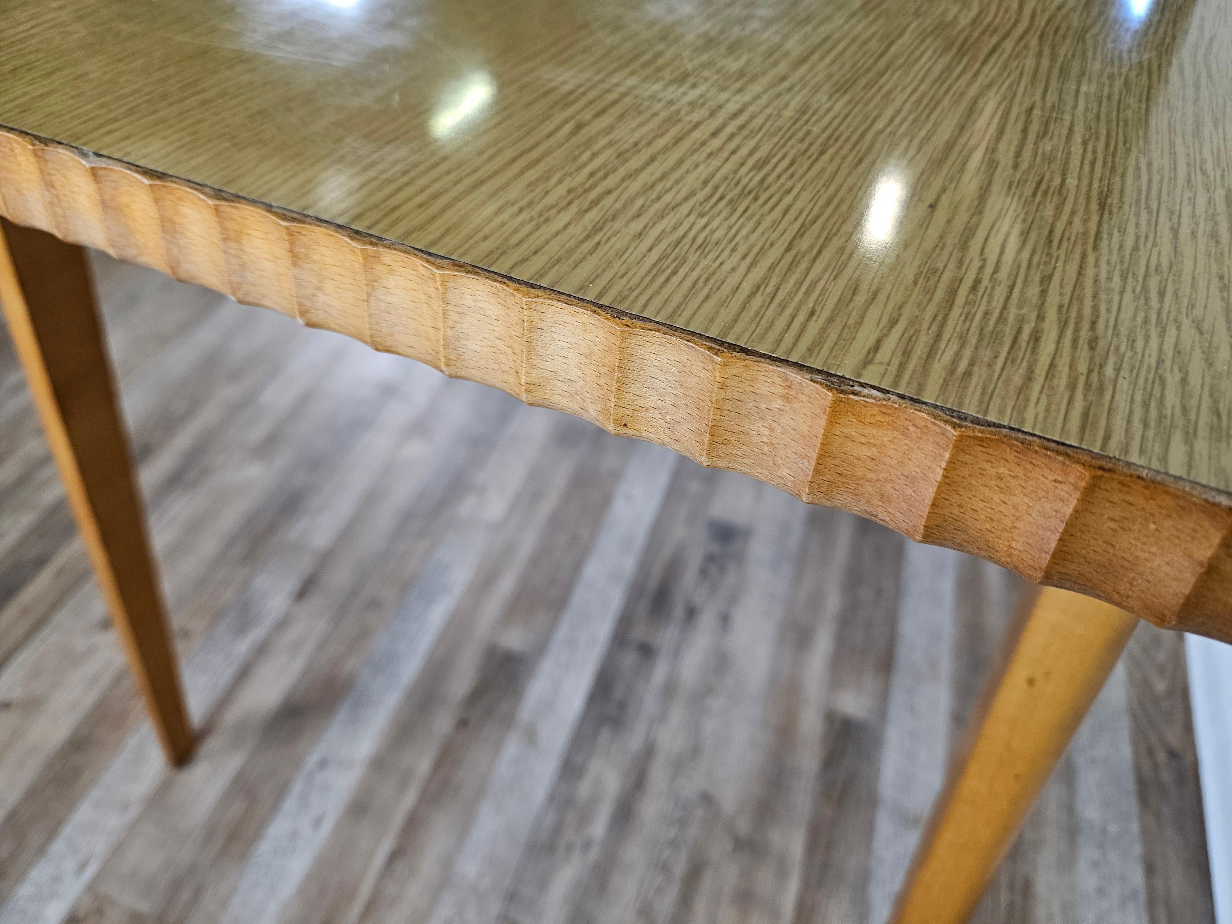 Maple dining table with carved edge 1950s For Sale 8
