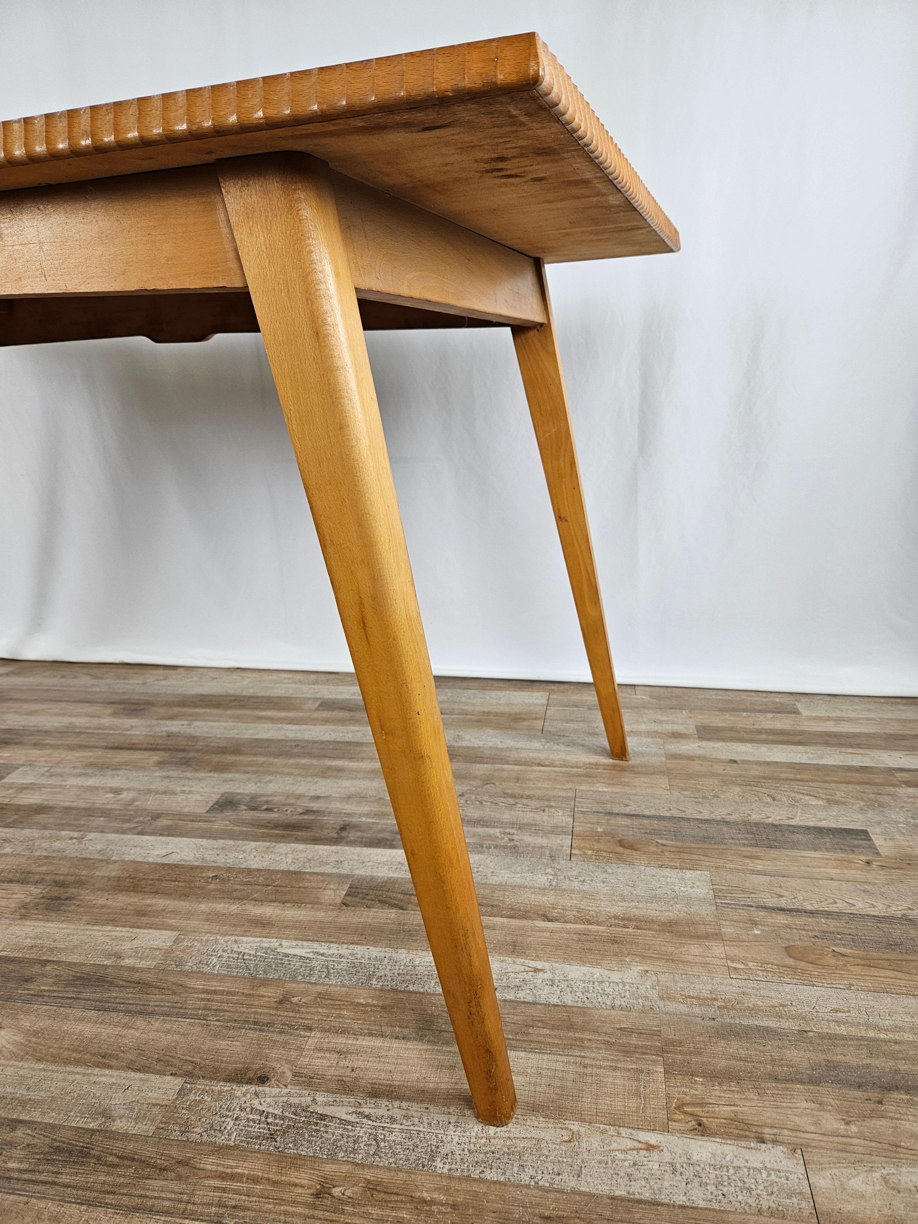 Maple dining table with carved edge 1950s For Sale 11